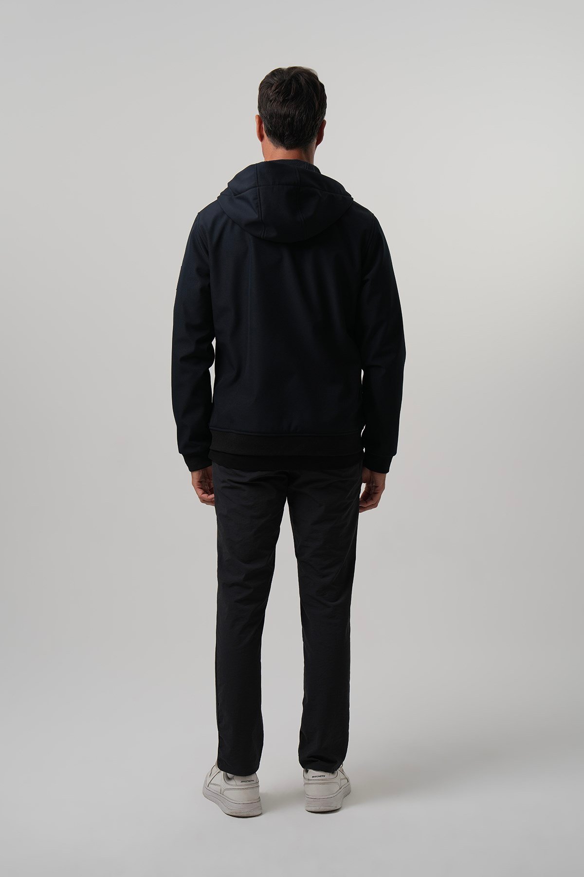 ERKEK MONT Kapüşonlu Softshell Ribanalı Mont