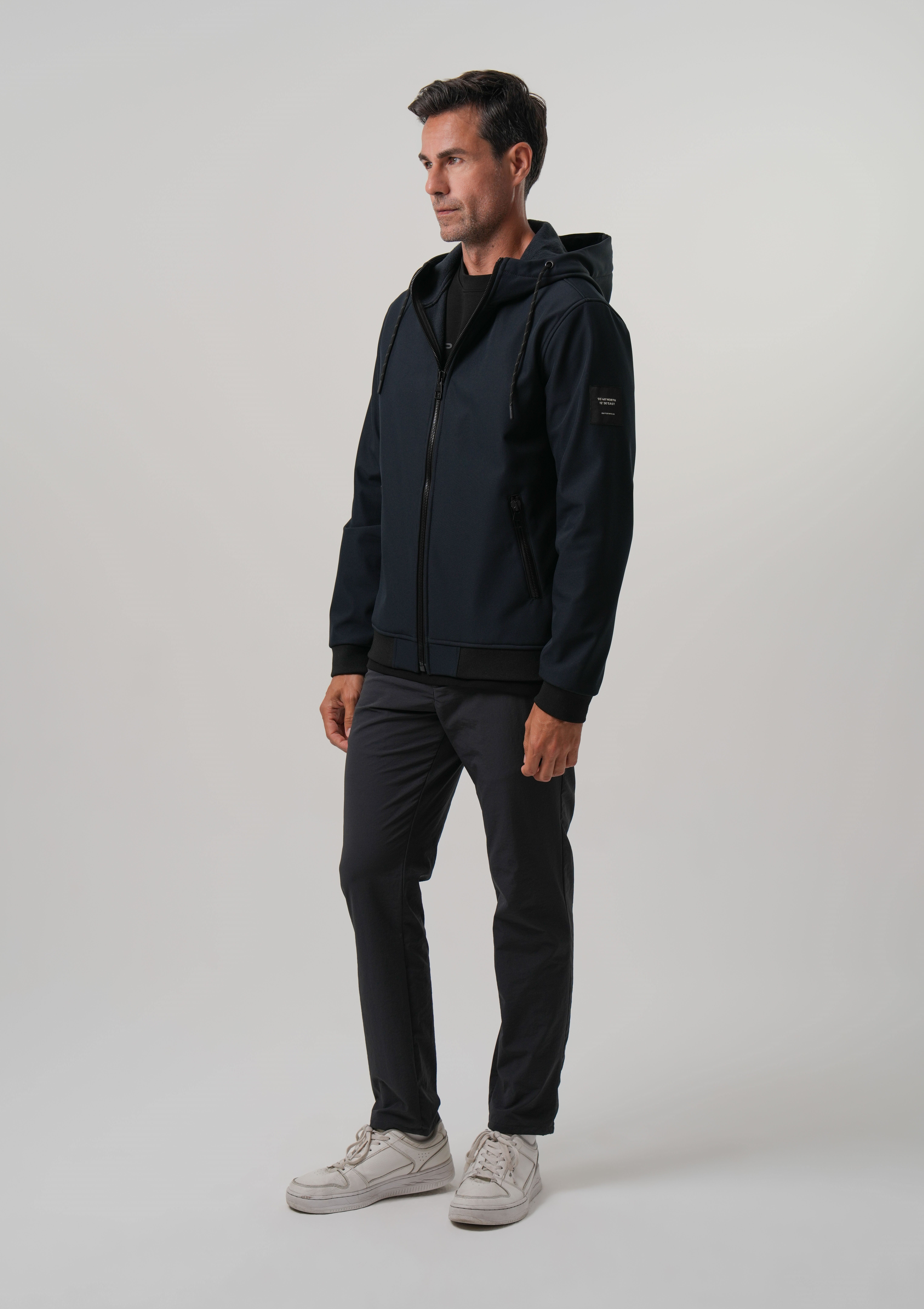 ERKEK MONT Kapüşonlu Softshell Ribanalı Mont