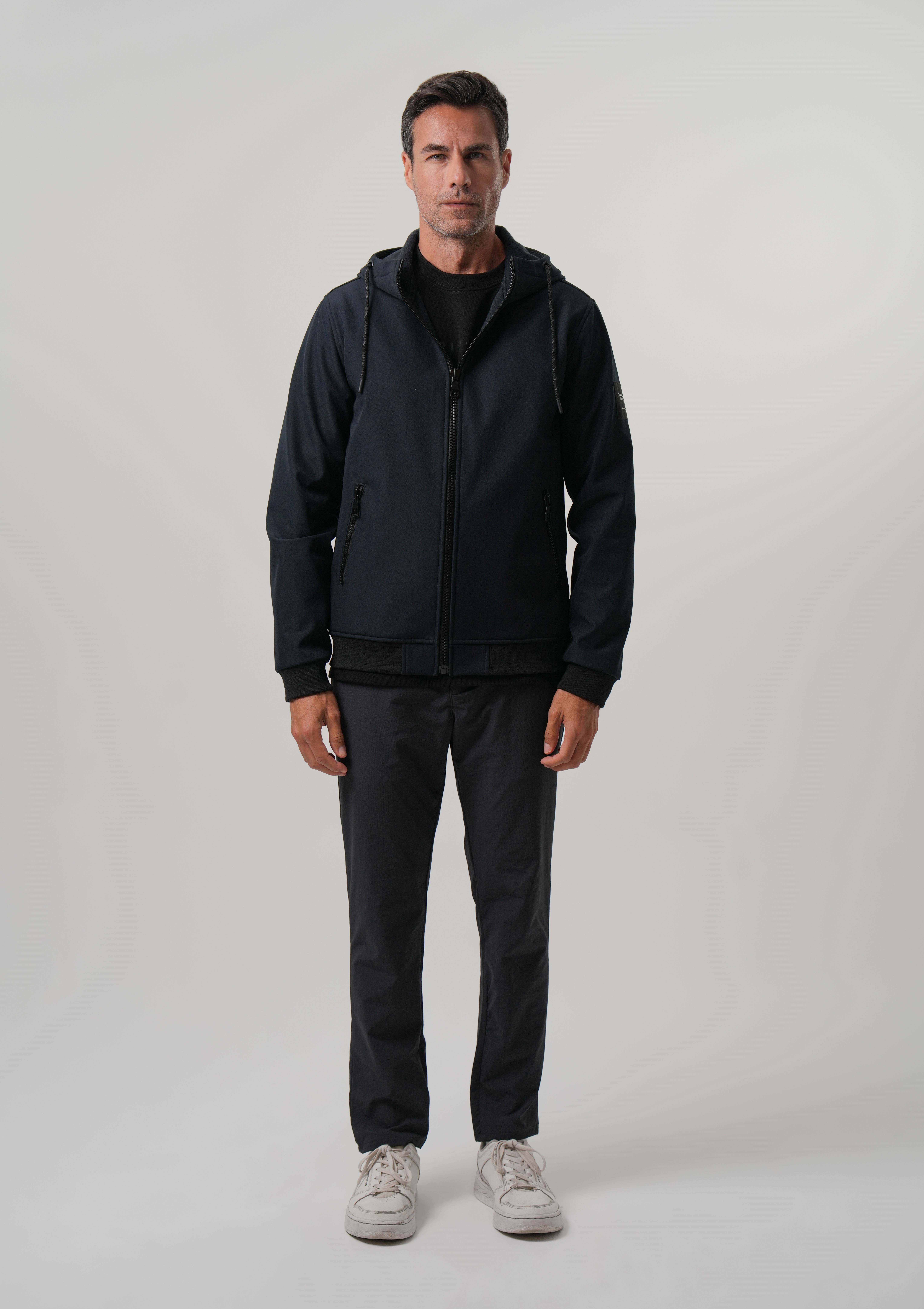 ERKEK MONT Kapüşonlu Softshell Ribanalı Mont