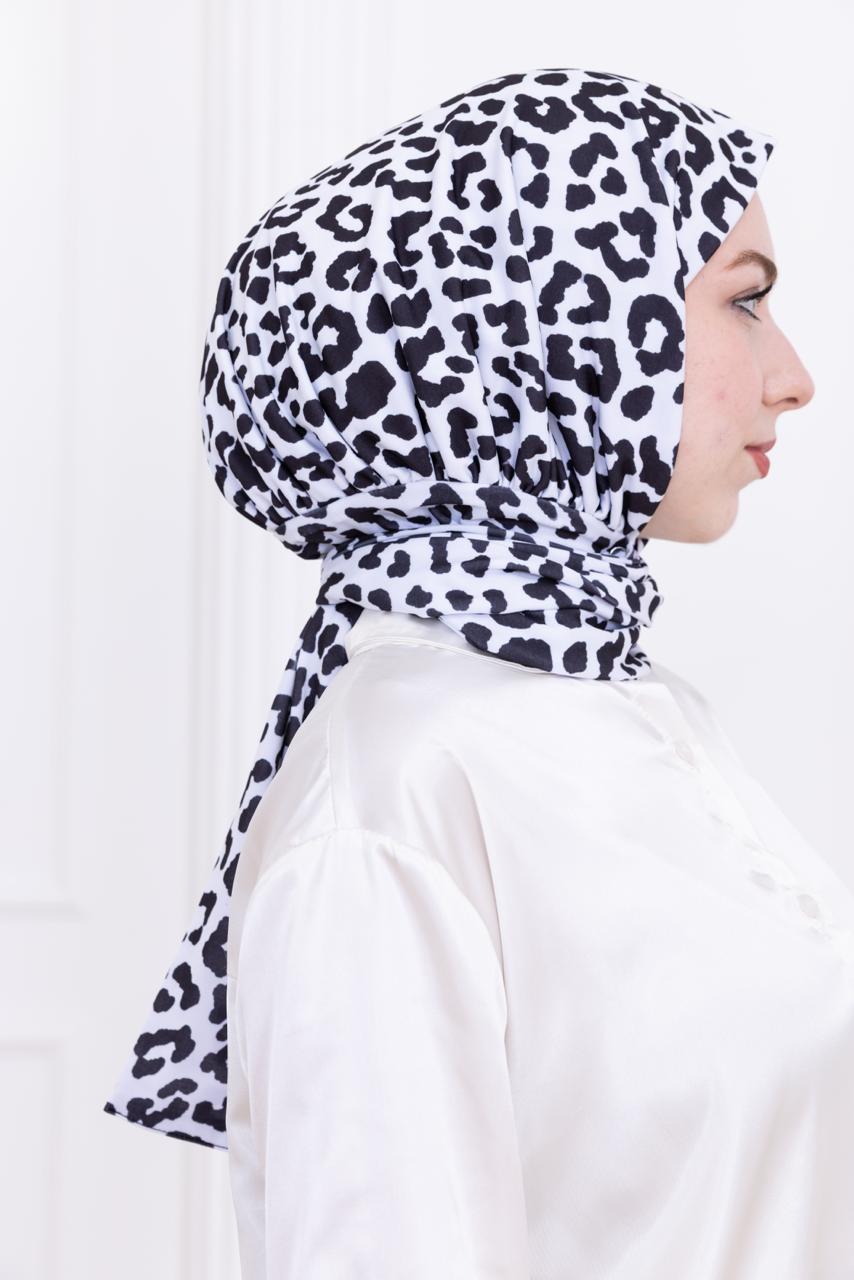 Leopar Desenli Siyah Çıtçıtlı Şal