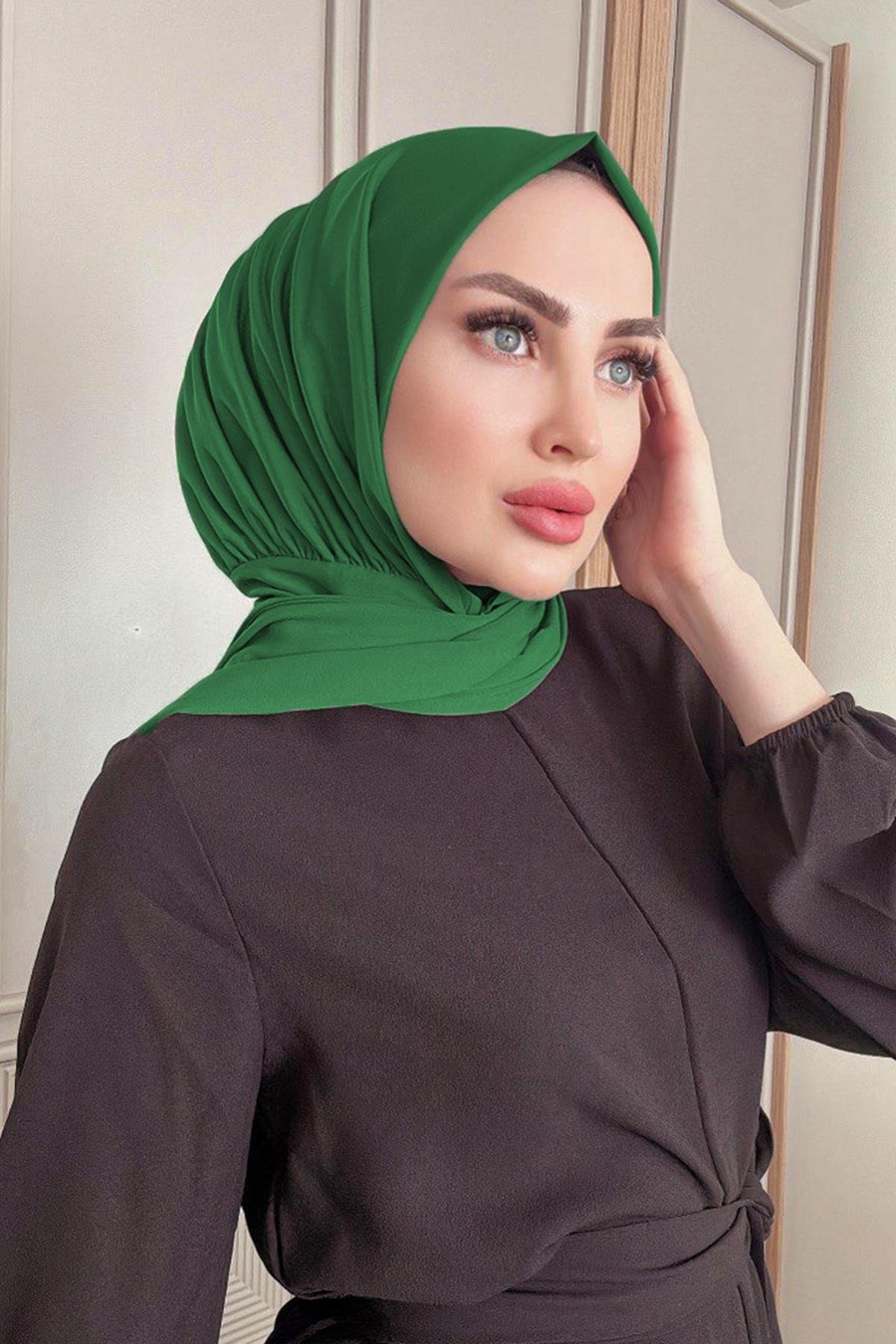 Sayra shawl kadın zümrüt yeşili likralı kumaş hazır çıtçıtlı şal SYR008