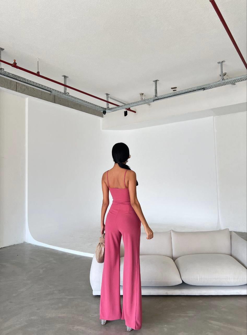   Krep Kumaş Askılı Yaka Ve Yırtmaç Detaylı Tulum 582232 Fuşya
