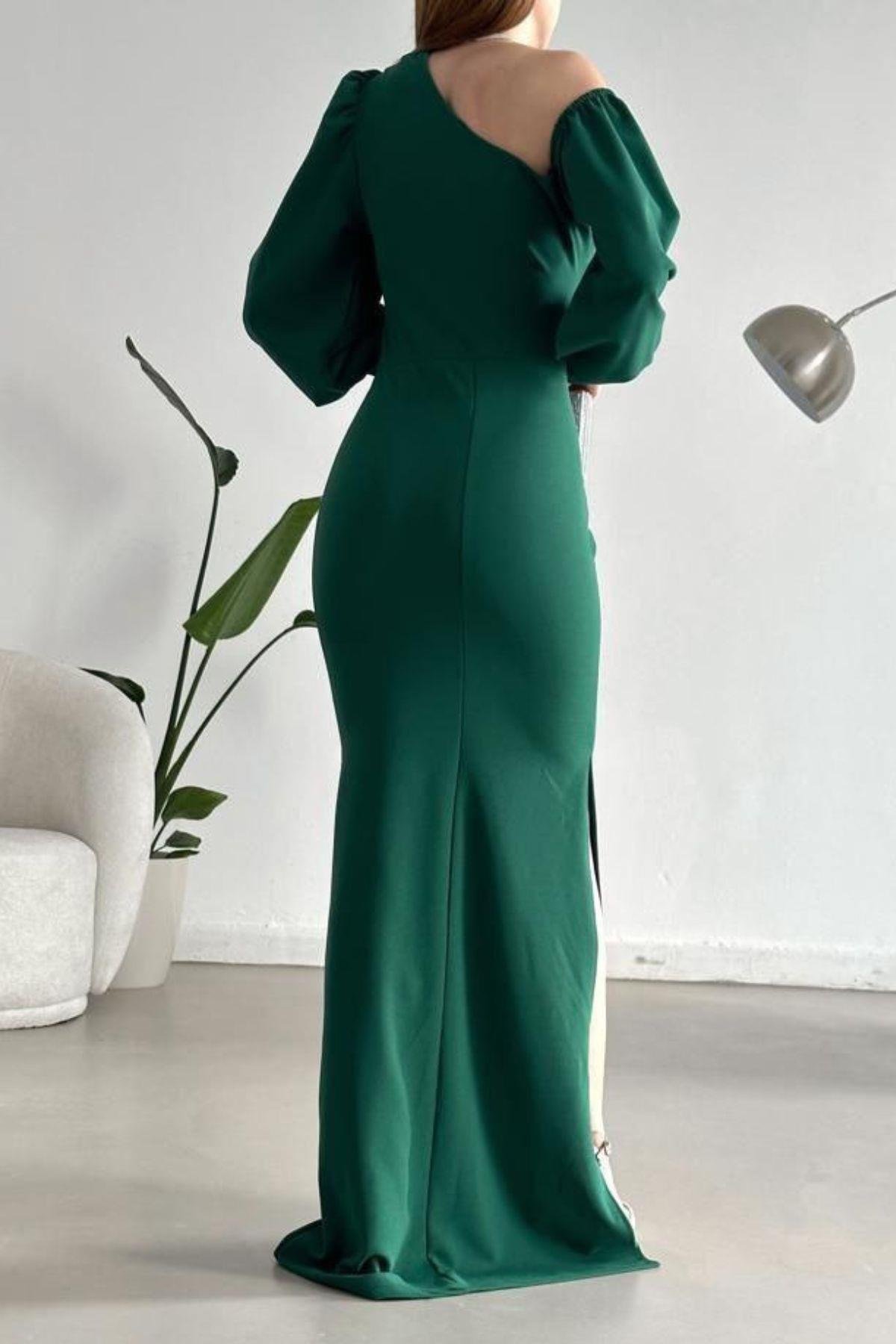 Tek Omuz Açık Detay Ithal Krep Kumaş Maxi Boy Uzun Kol Elbise Zümrüt 582307