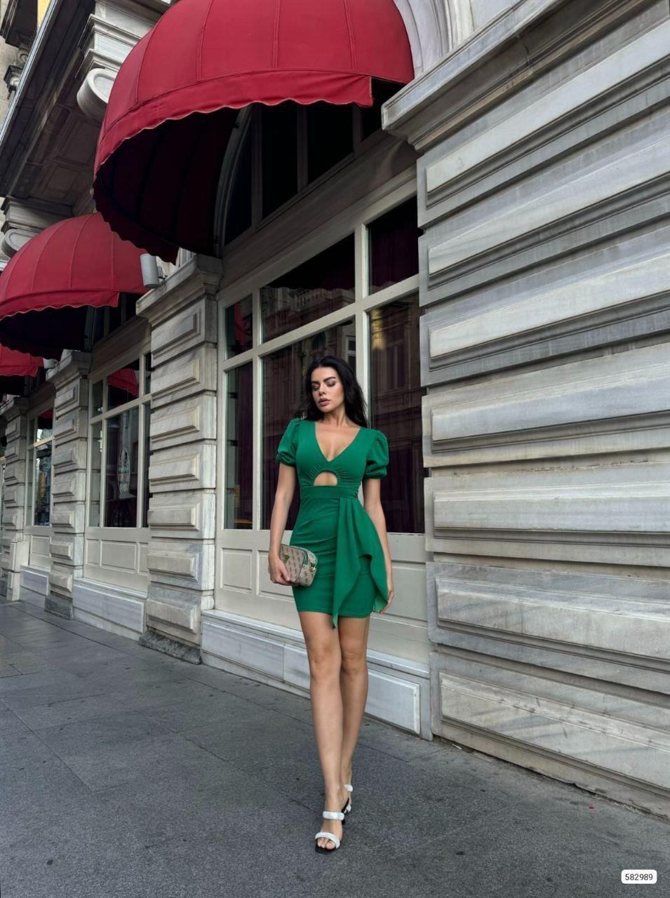 Dekolteli Mini Elbise - Pencere Detaylı ve Balon Kollu 582989  YEŞİL