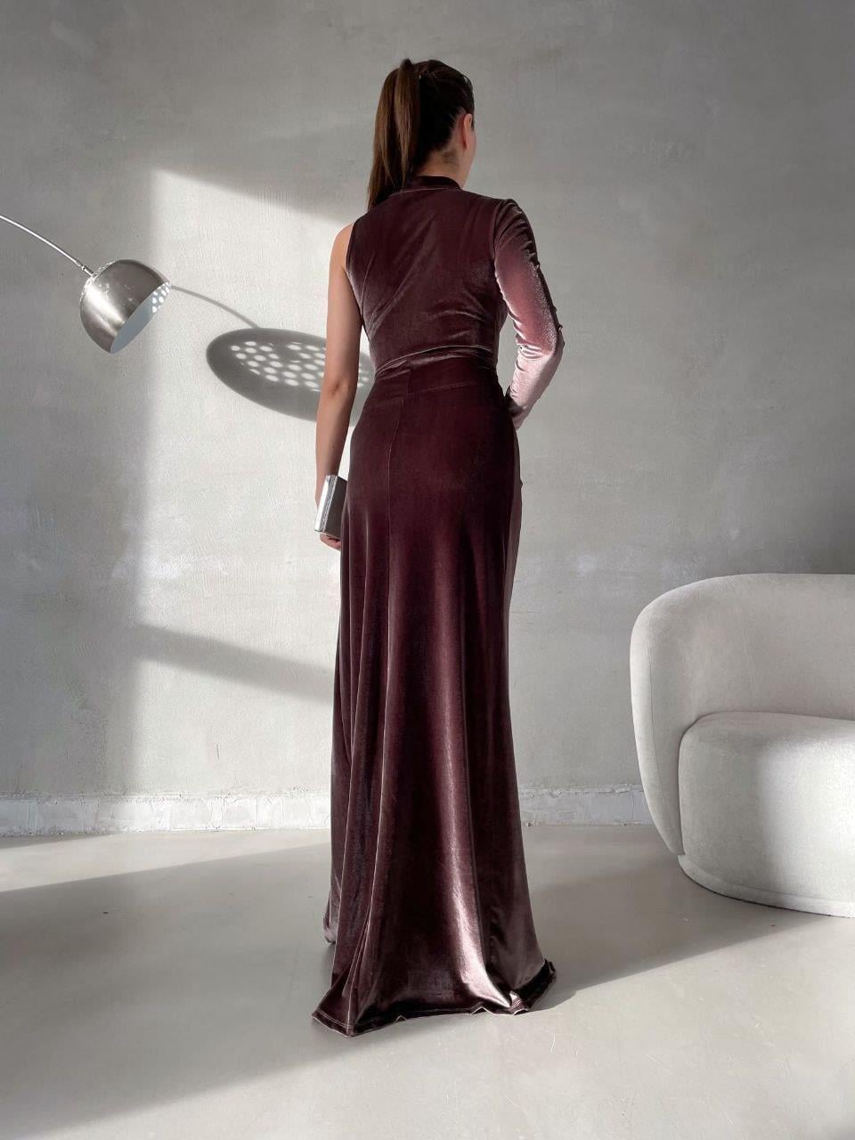 Dik Yaka Taş Detaylı Yırtmaçlı kadıfe Abiye Elbise 582310 KAHVERENGİ