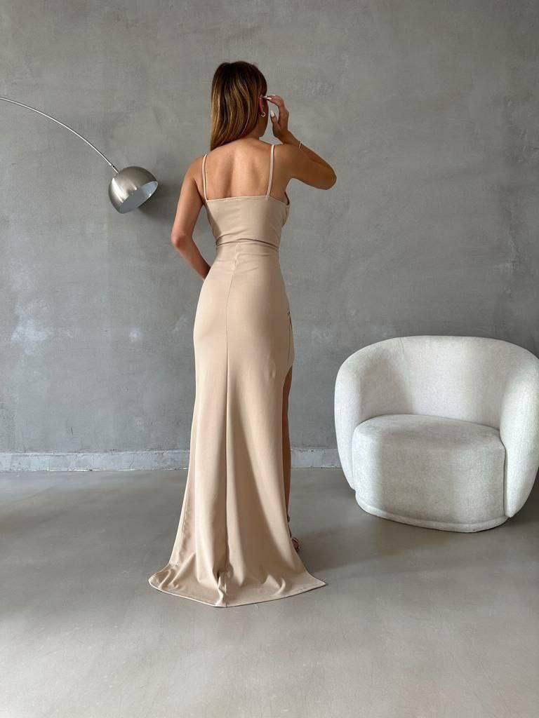 İnce Askılı Göğüs Nervürlü Yırtmaçlı Balık Abiye Elbise 582543 Bej