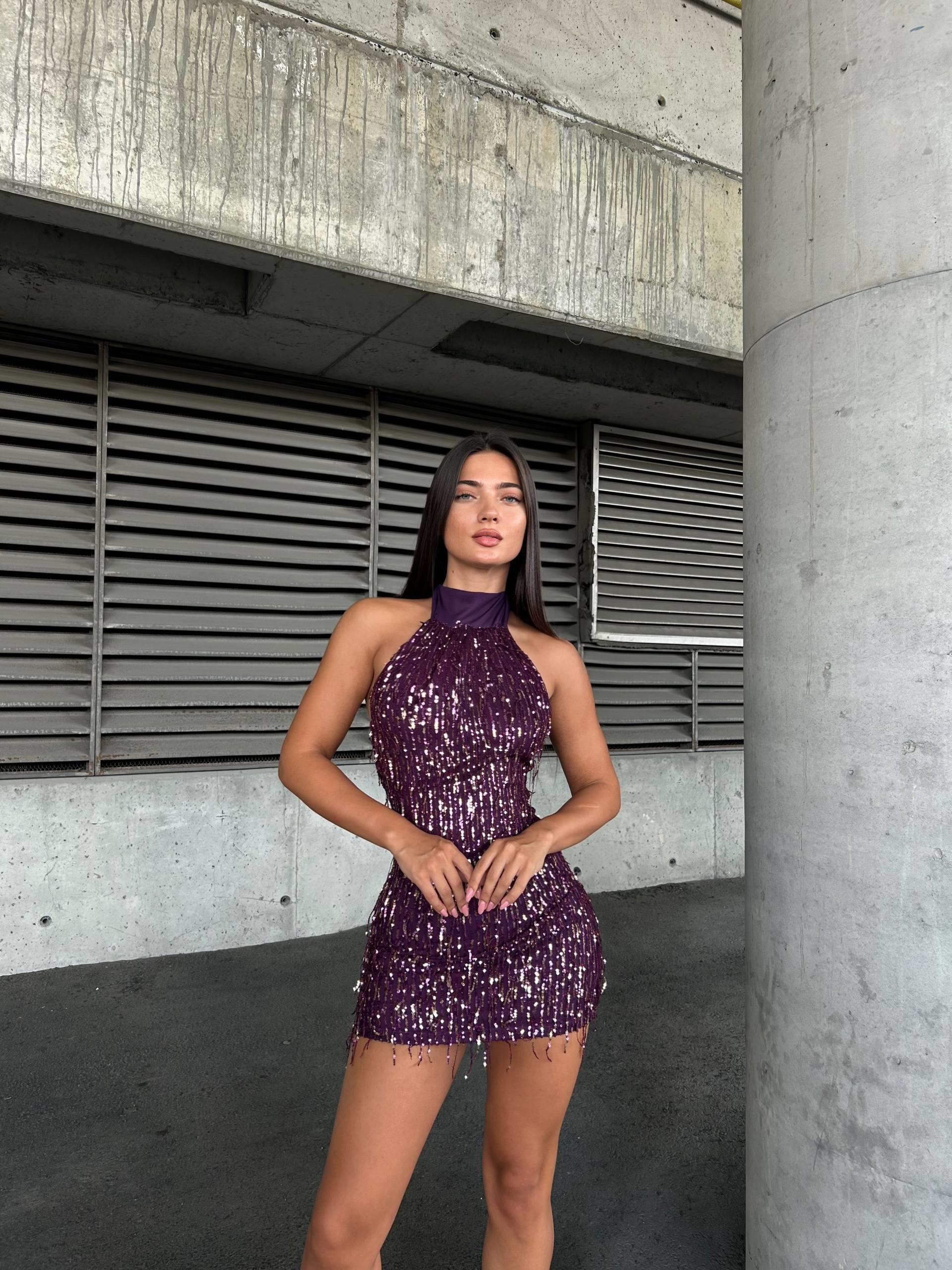 Işıltılı Payetli Halter Yaka Sırt Dekolteli Mini Gece Elbisesi  583229 Mor