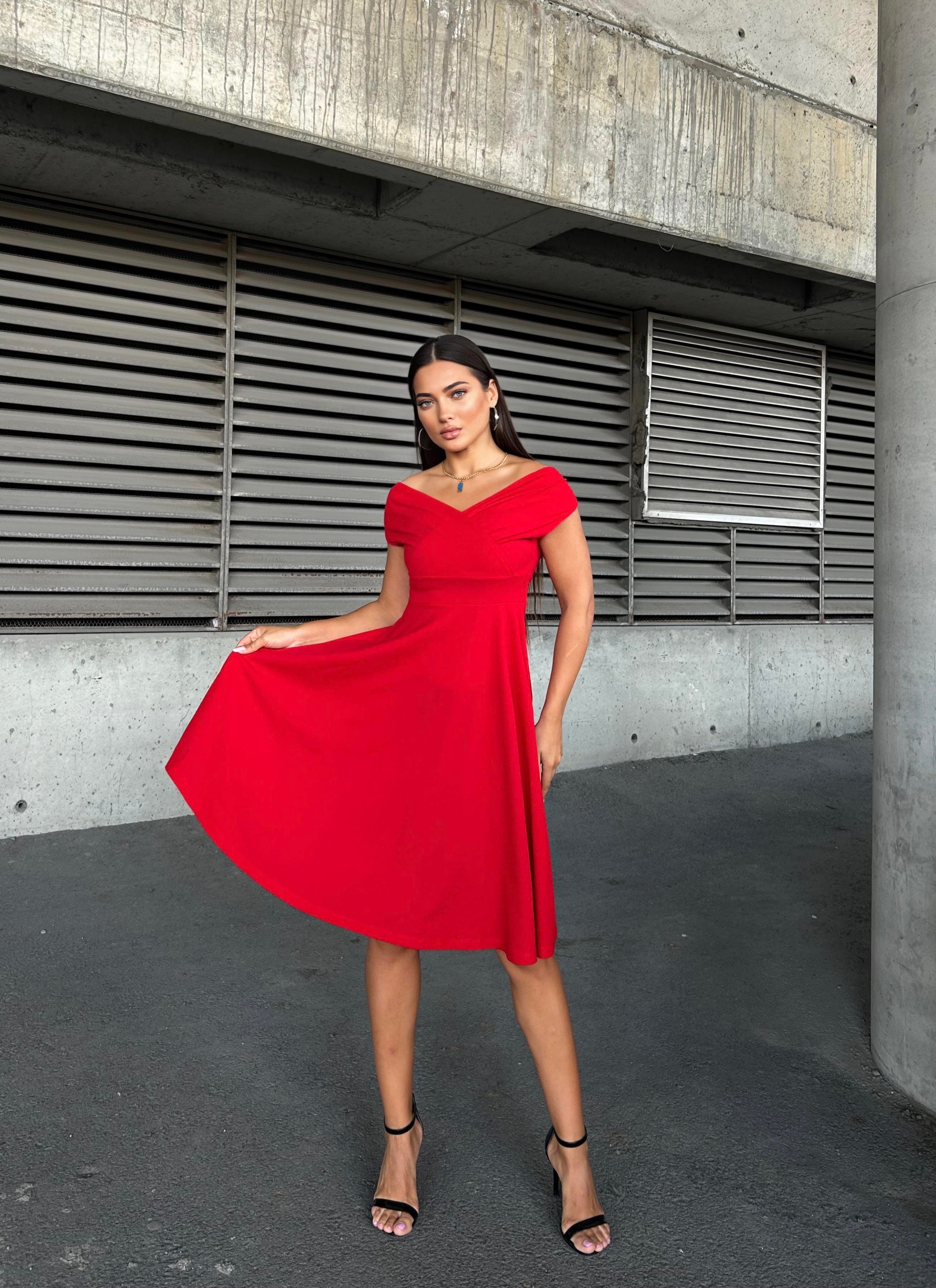 Kayık Yaka Midi Boy Kırmızı Elbise 583259