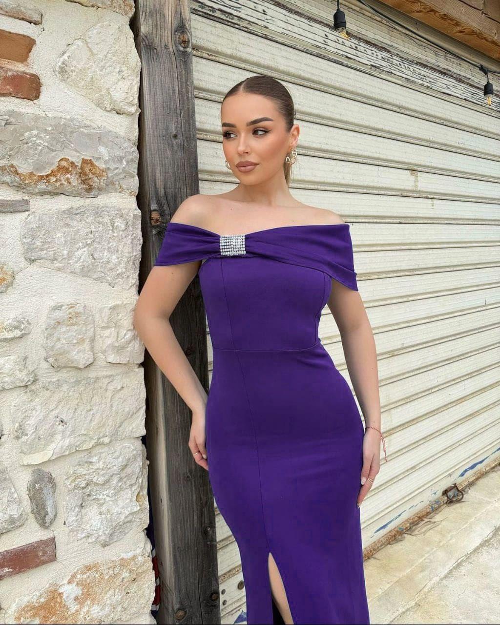Straplez Yaka Taş Detaylı Yırtmaçlı Elbise Mor 583211
