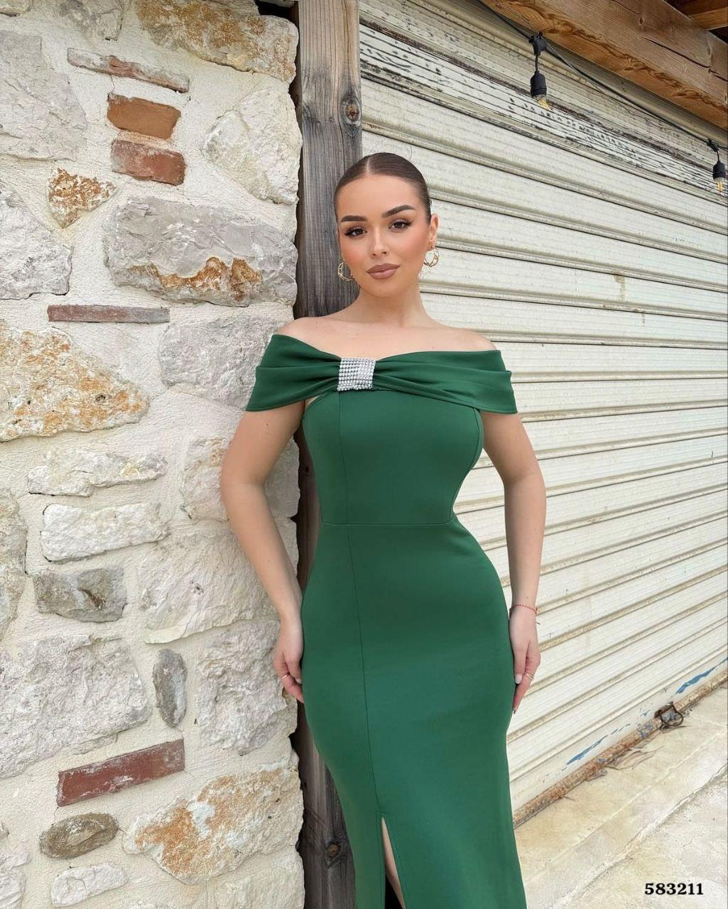 Straplez Yaka Taş Detaylı Yırtmaçlı Elbise Zümrüt 583211