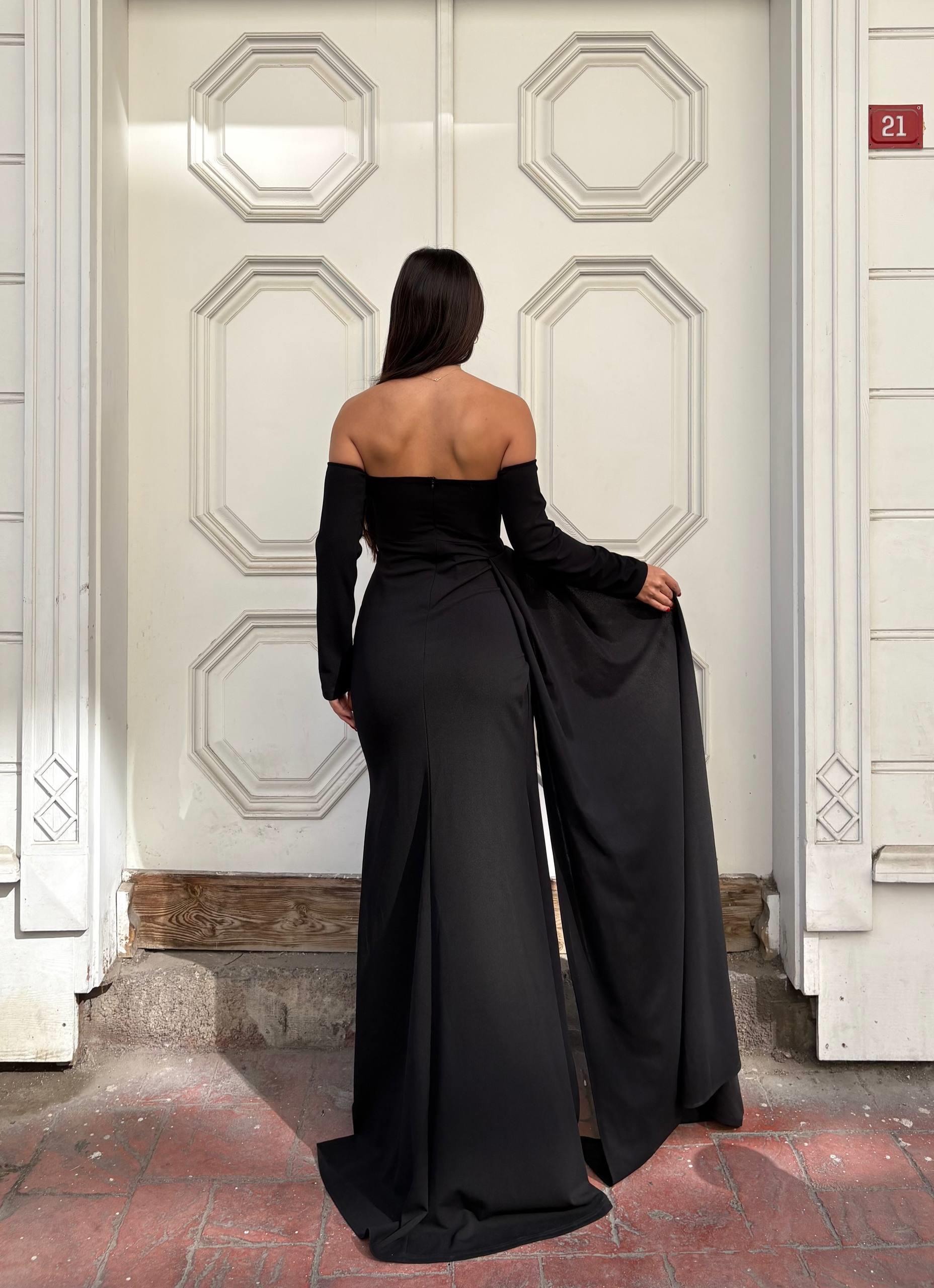 vücudu saran balık kesim ve önündeki kuyruk/drape detaylı elbise 583346 SİYAH