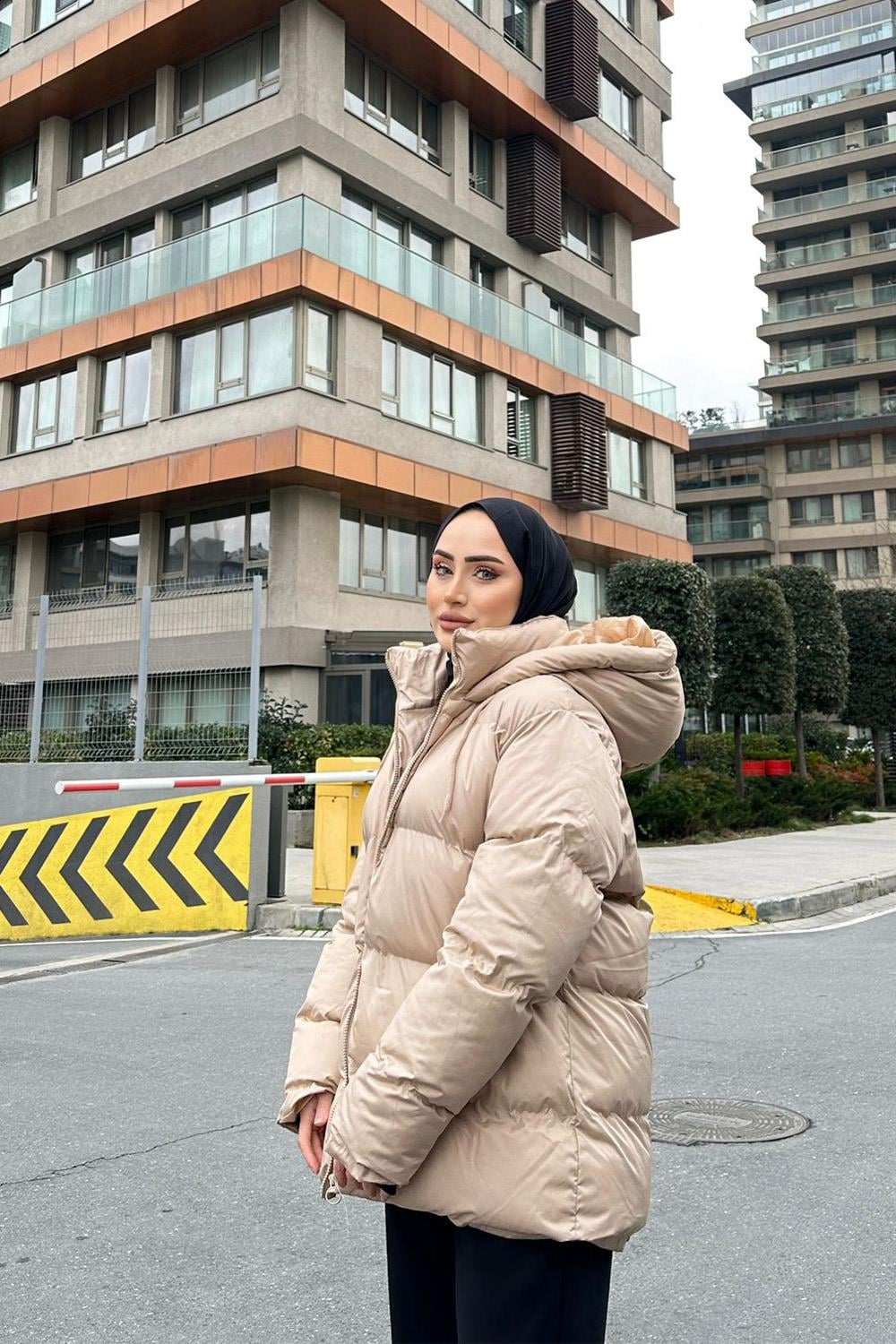 OVERSİZE ŞİŞME KAPŞONLU MONT