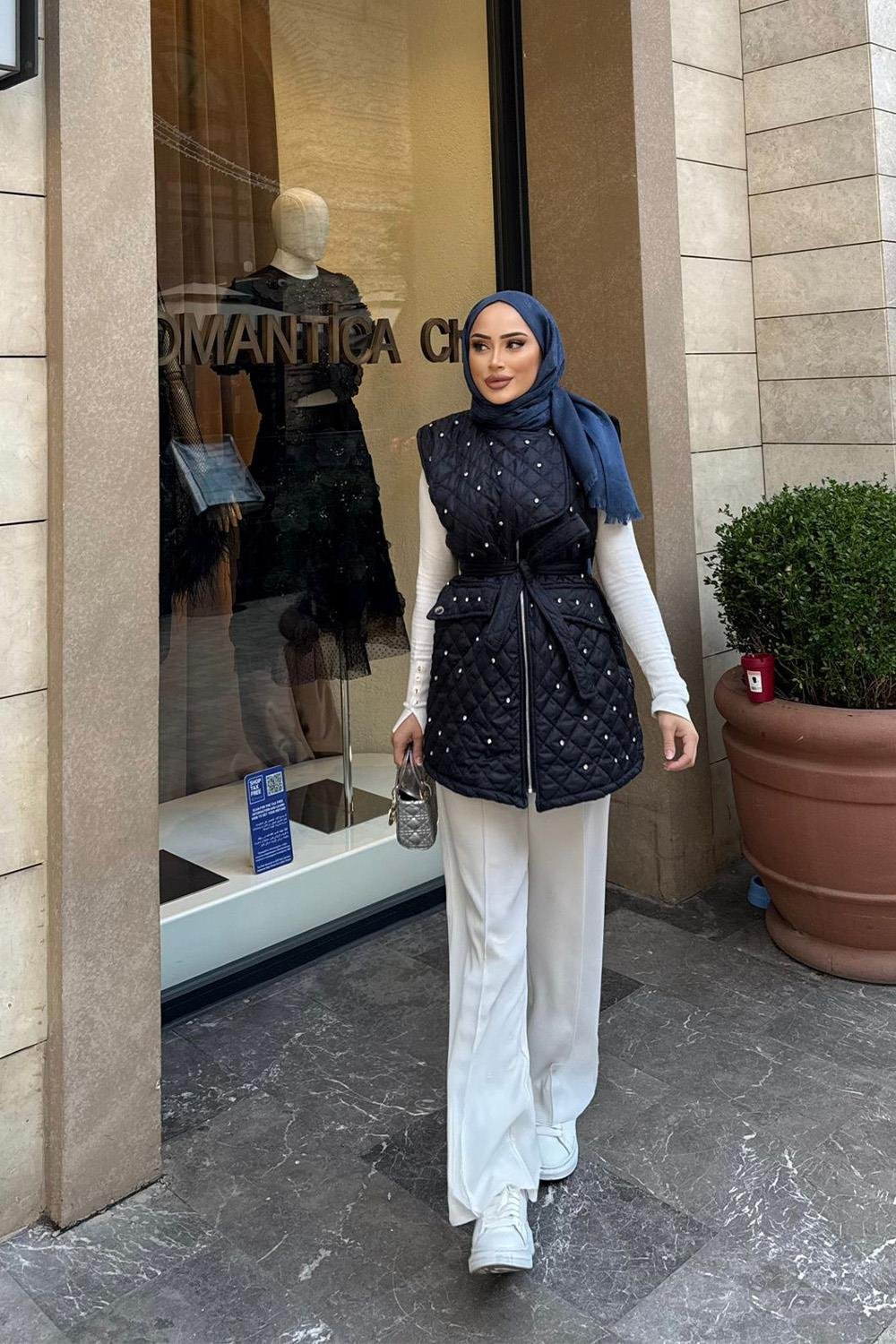 TAŞLI KAPİTONE YELEK