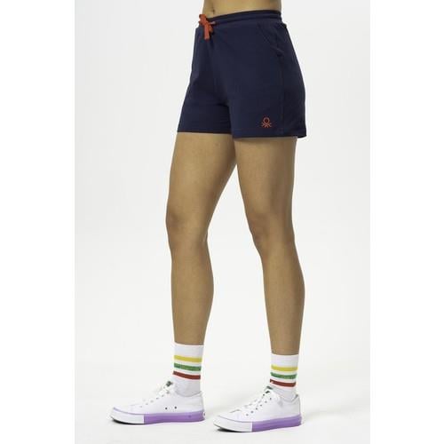 benetton-sort-b29c85.jpg