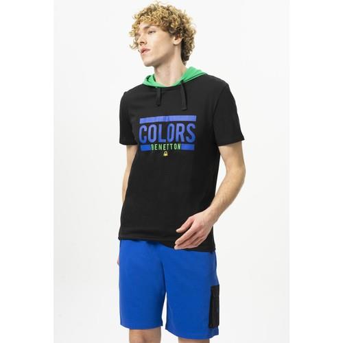 benetton-t-shirt-e4b772.jpg