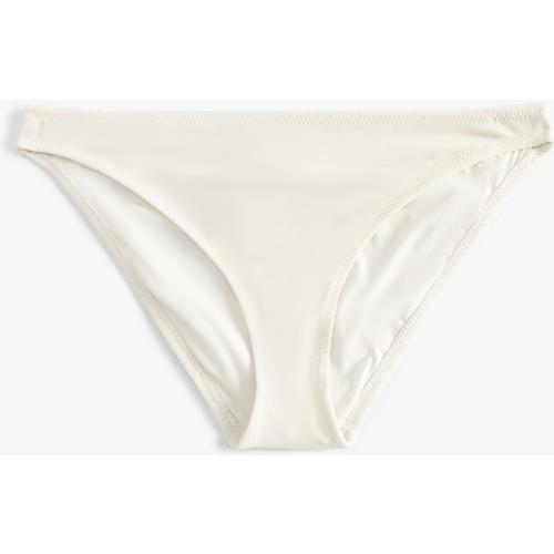 bikini-bottoms--930e-.jpg