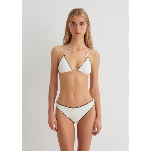bikini-ust-402074.jpg