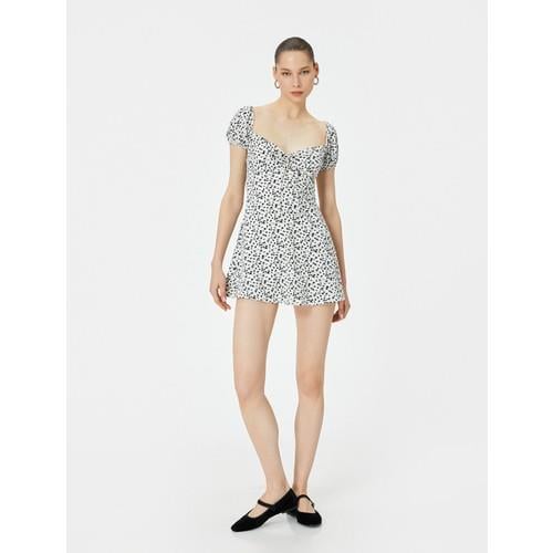 dresses-8de78b.jpg