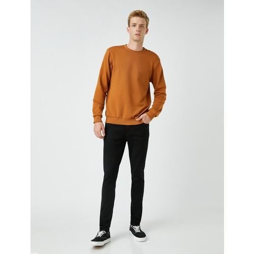 skinny-6e7-98.jpg