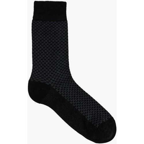 socks-lc-f8de9e.jpg