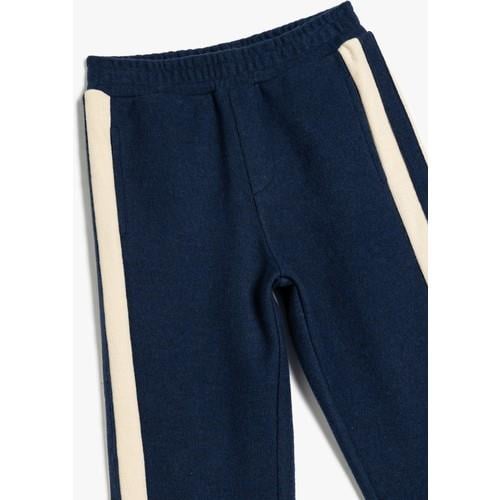 sweat-bottoms-b1f261.jpg