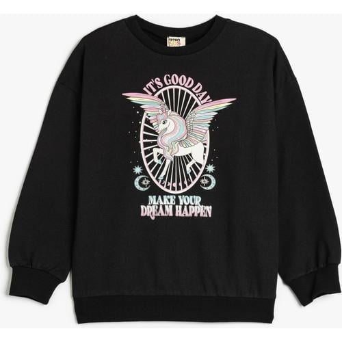 sweatshirts-676955.jpg
