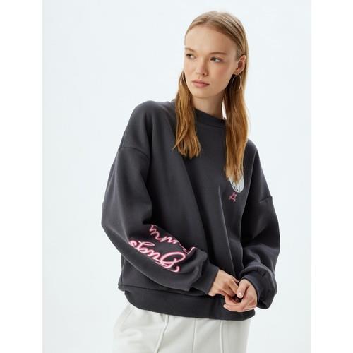 sweatshirts-8f51e6.jpg