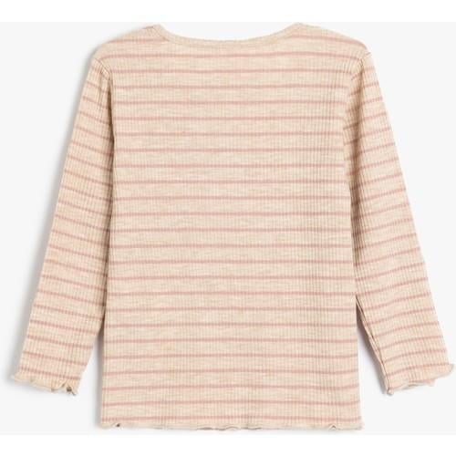 tshirt-ls-881270.jpg