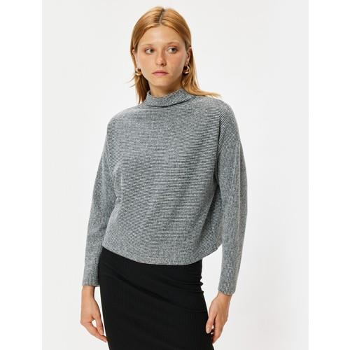 tshirt-ls-e50b0a.jpg