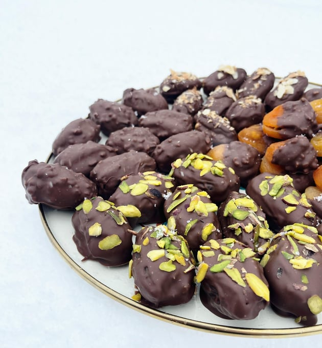 Yer Fıstığı Dolgulu Hurma Çikolata (250 gr, 7-8 adet)