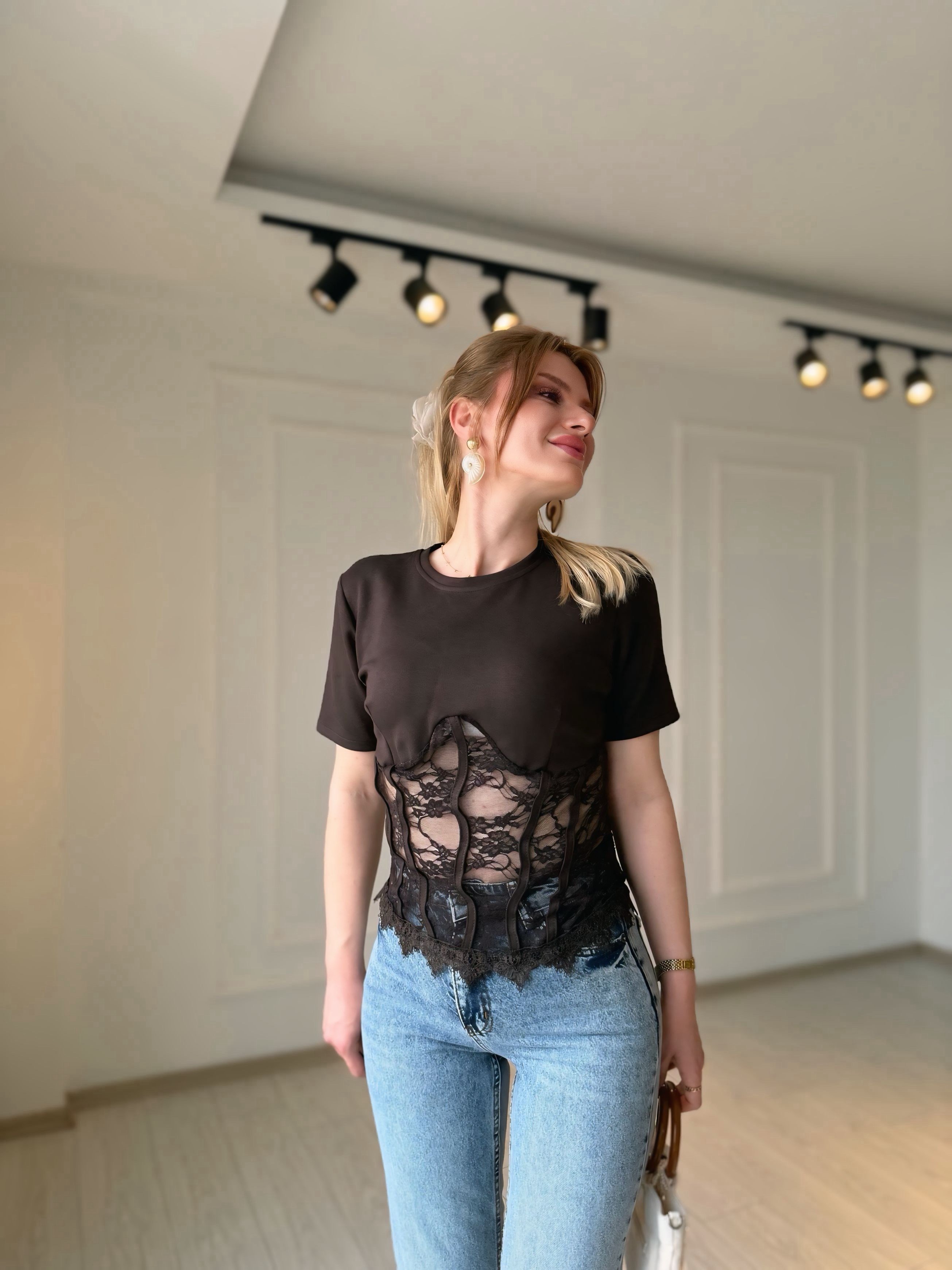 BluzKahve Dantel Detaylı Sırt Bağlamalı Bluz