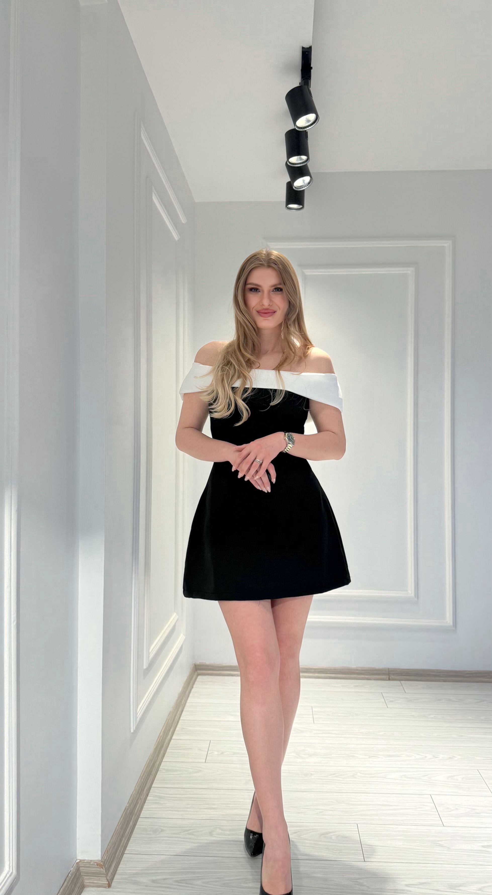 ELBİSEMadonna Yaka Çift Renk Mini Elbise