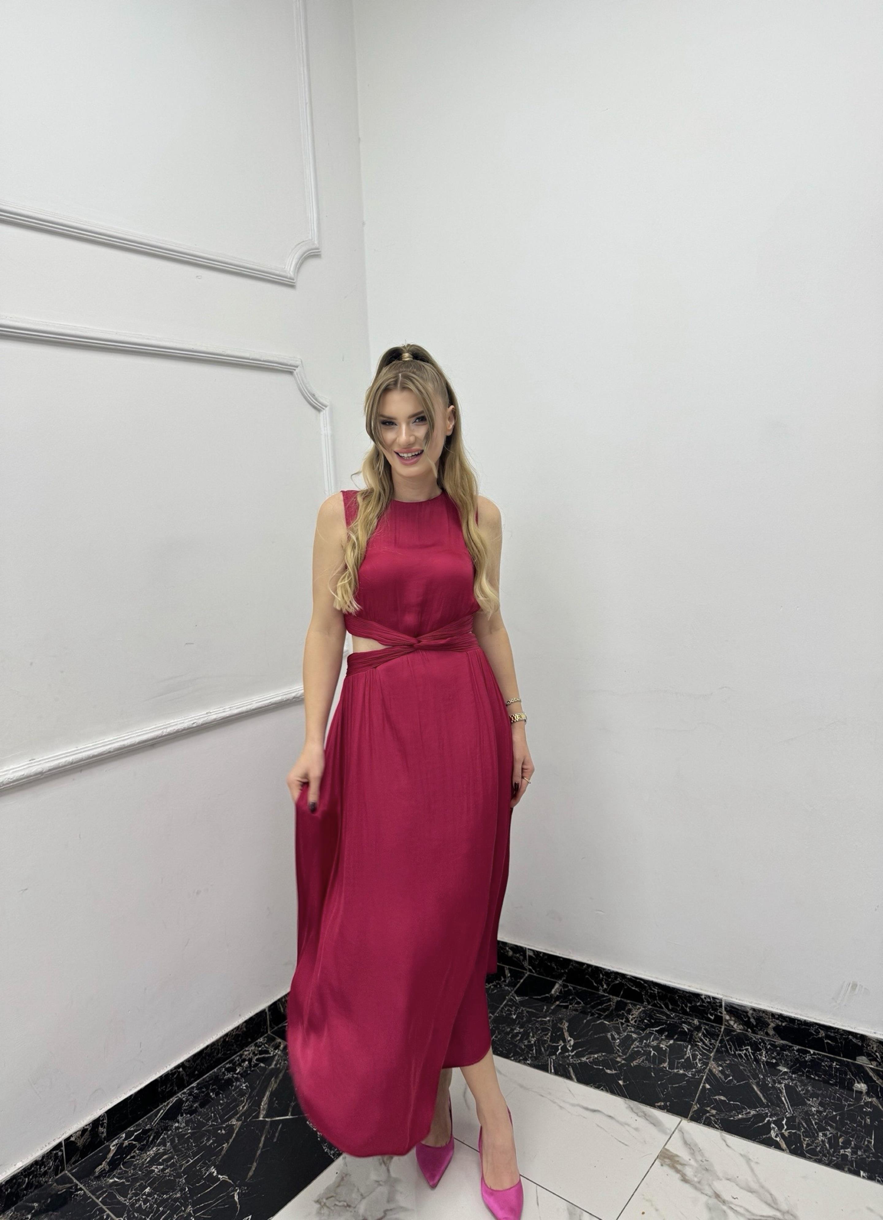 ELBİSEPembe Bel Dekolte Detaylı Saten Midi Boy Elbise