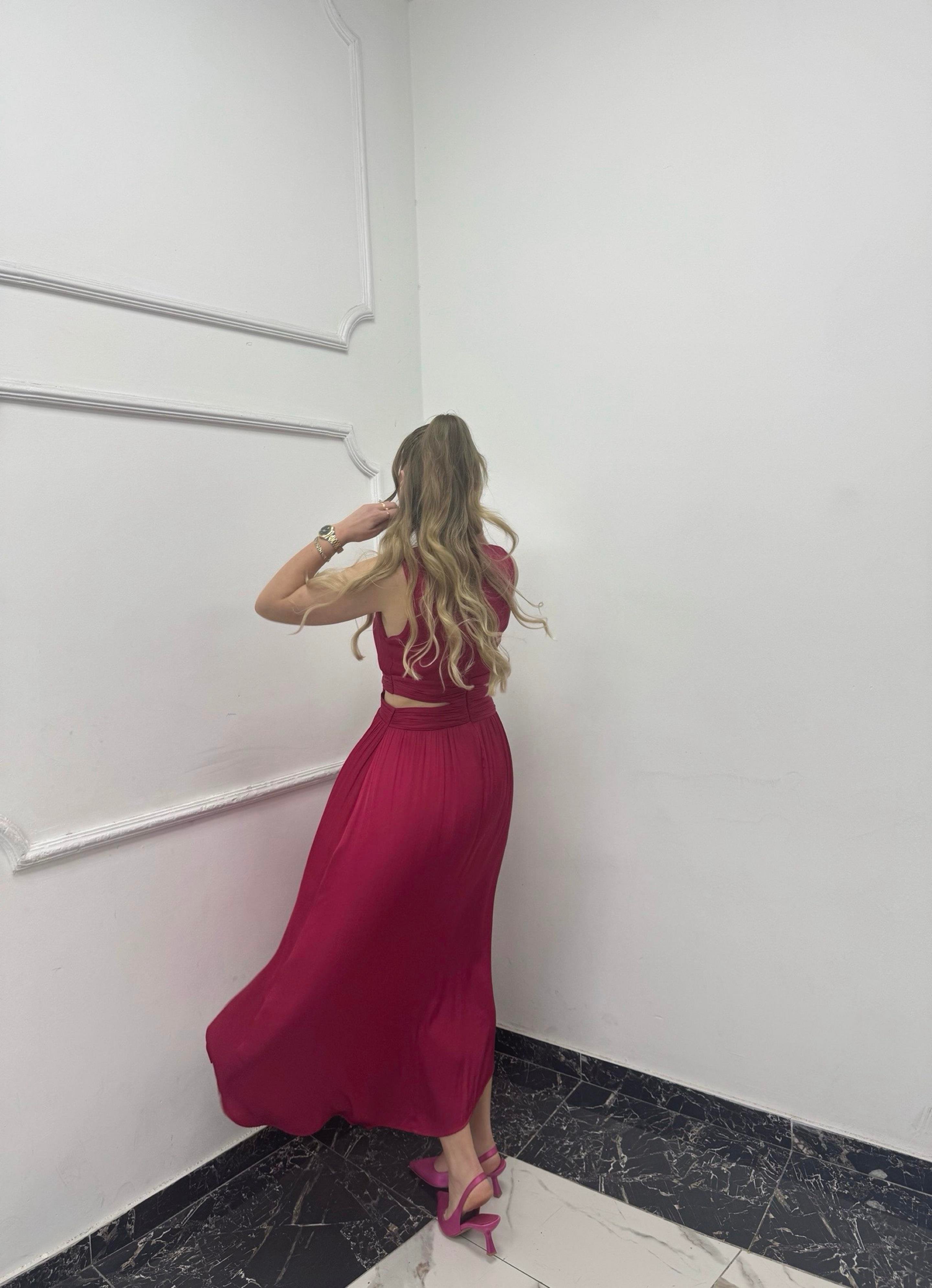 ELBİSEPembe Bel Dekolte Detaylı Saten Midi Boy Elbise