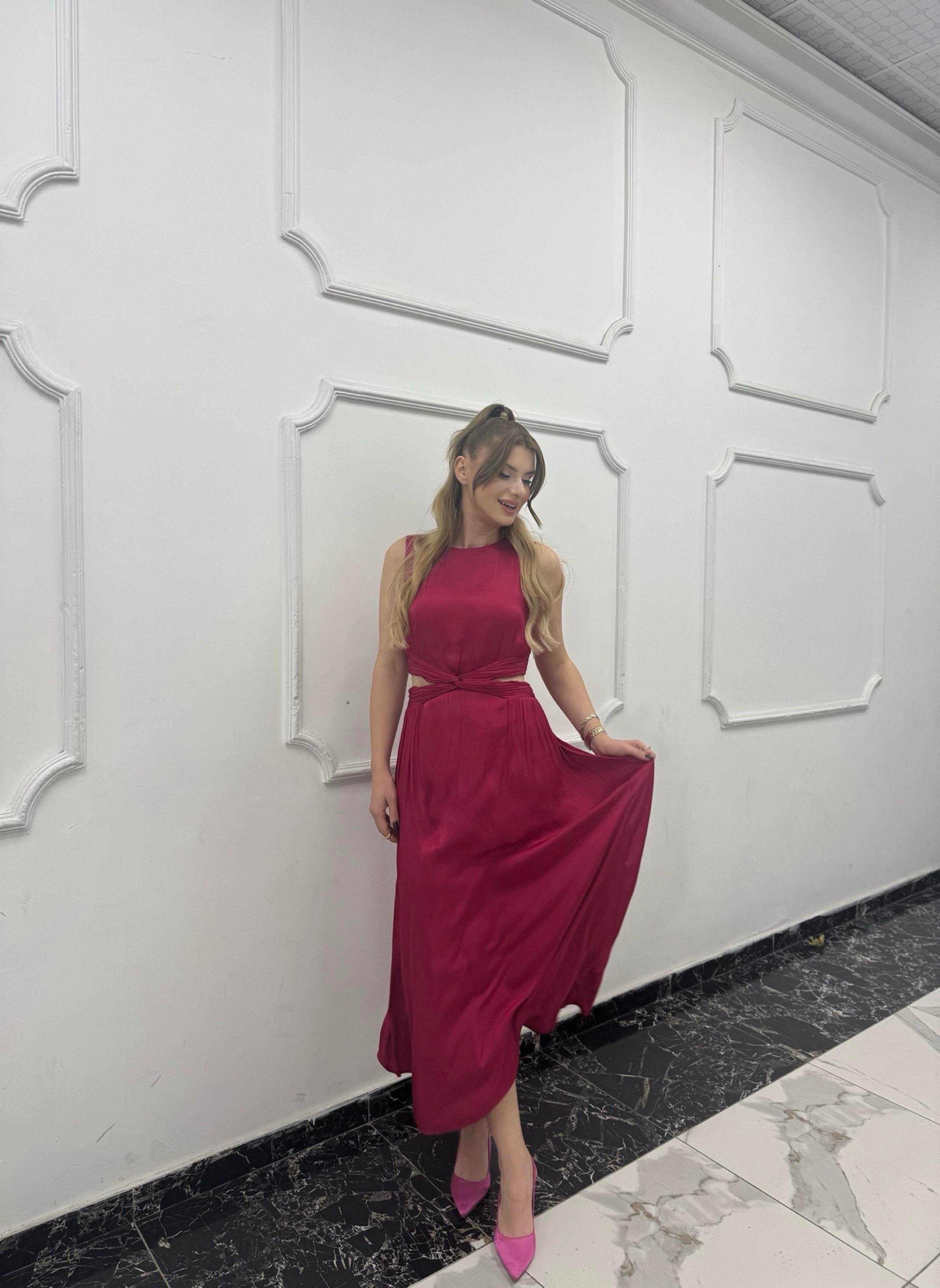 ELBİSEPembe Bel Dekolte Detaylı Saten Midi Boy Elbise