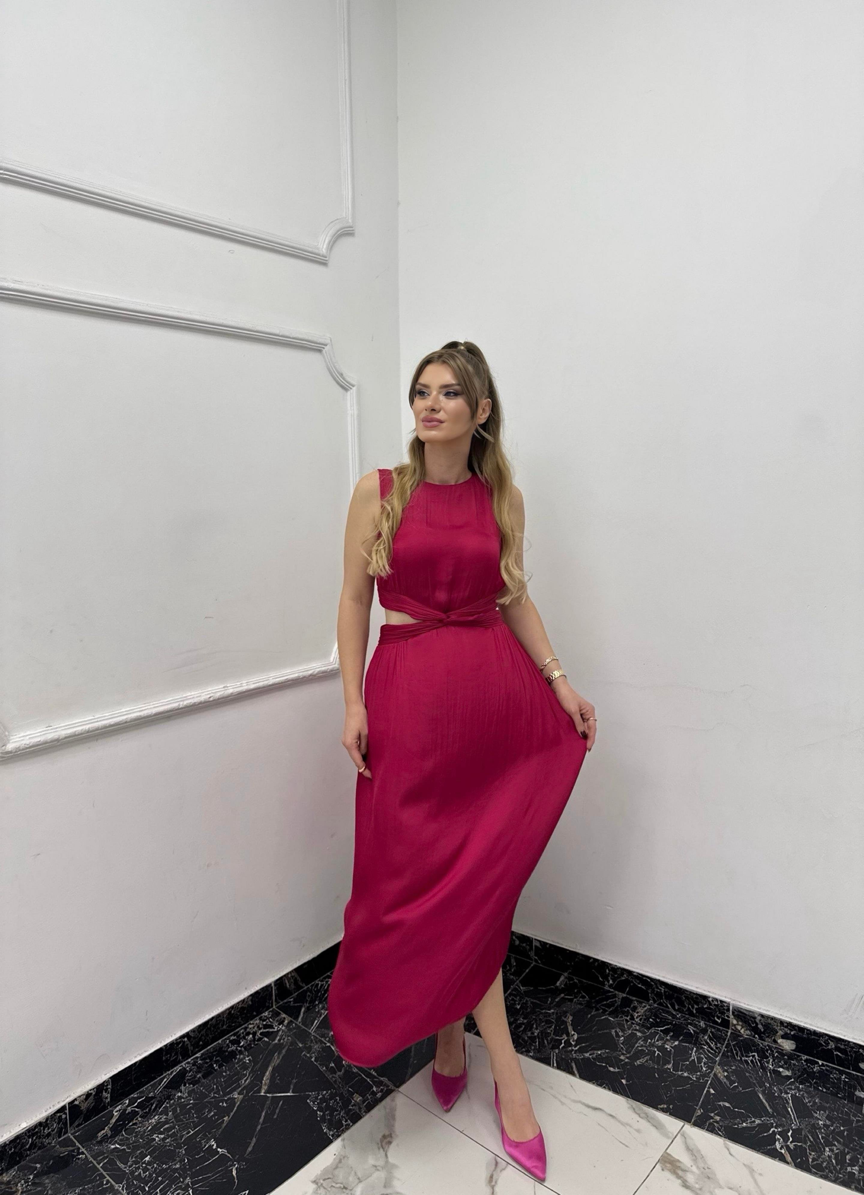 ELBİSEPembe Bel Dekolte Detaylı Saten Midi Boy Elbise