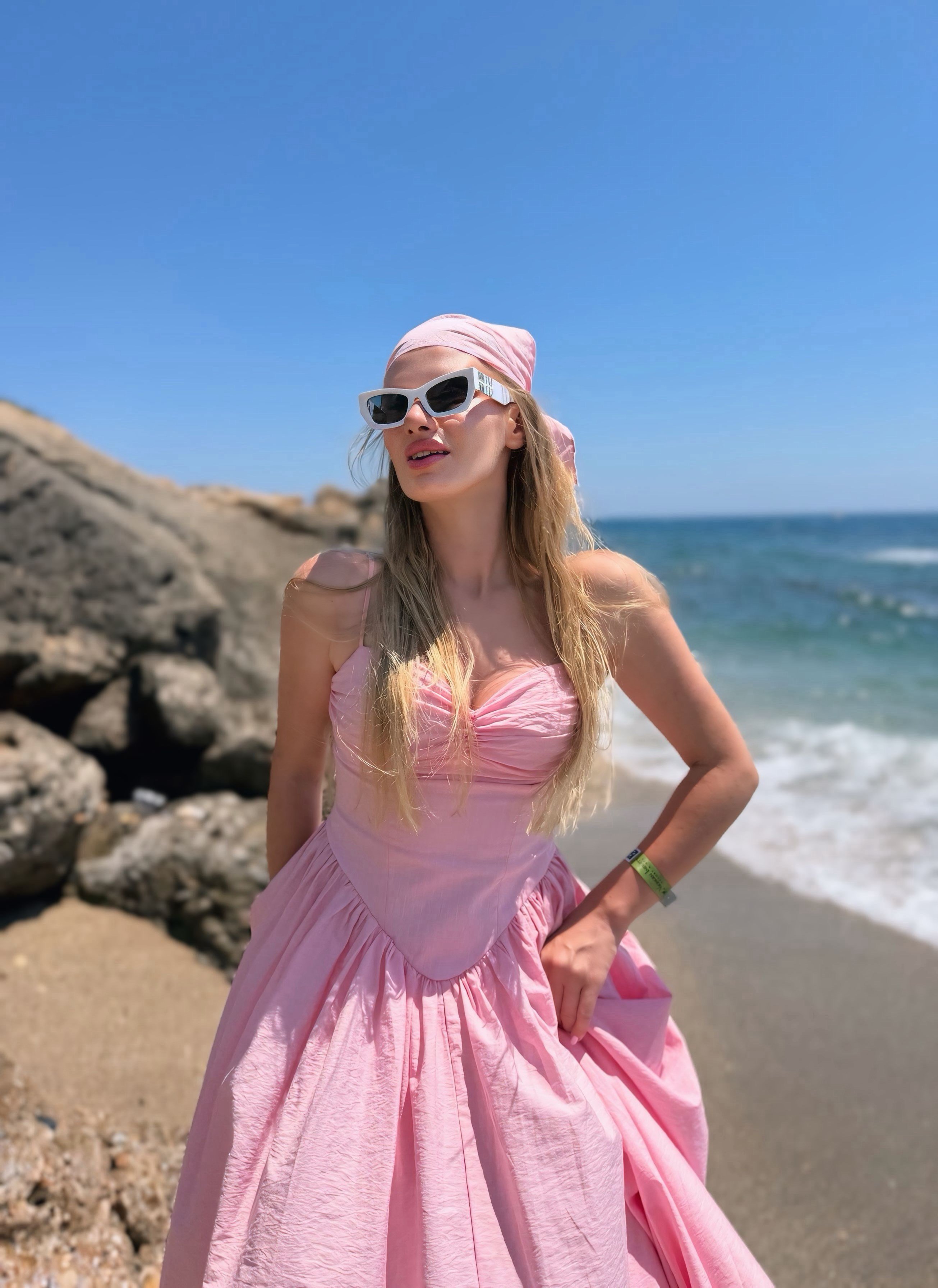 ELBİSEPembe Kalp Yaka Bandana Detaylı Çizgili Elbise