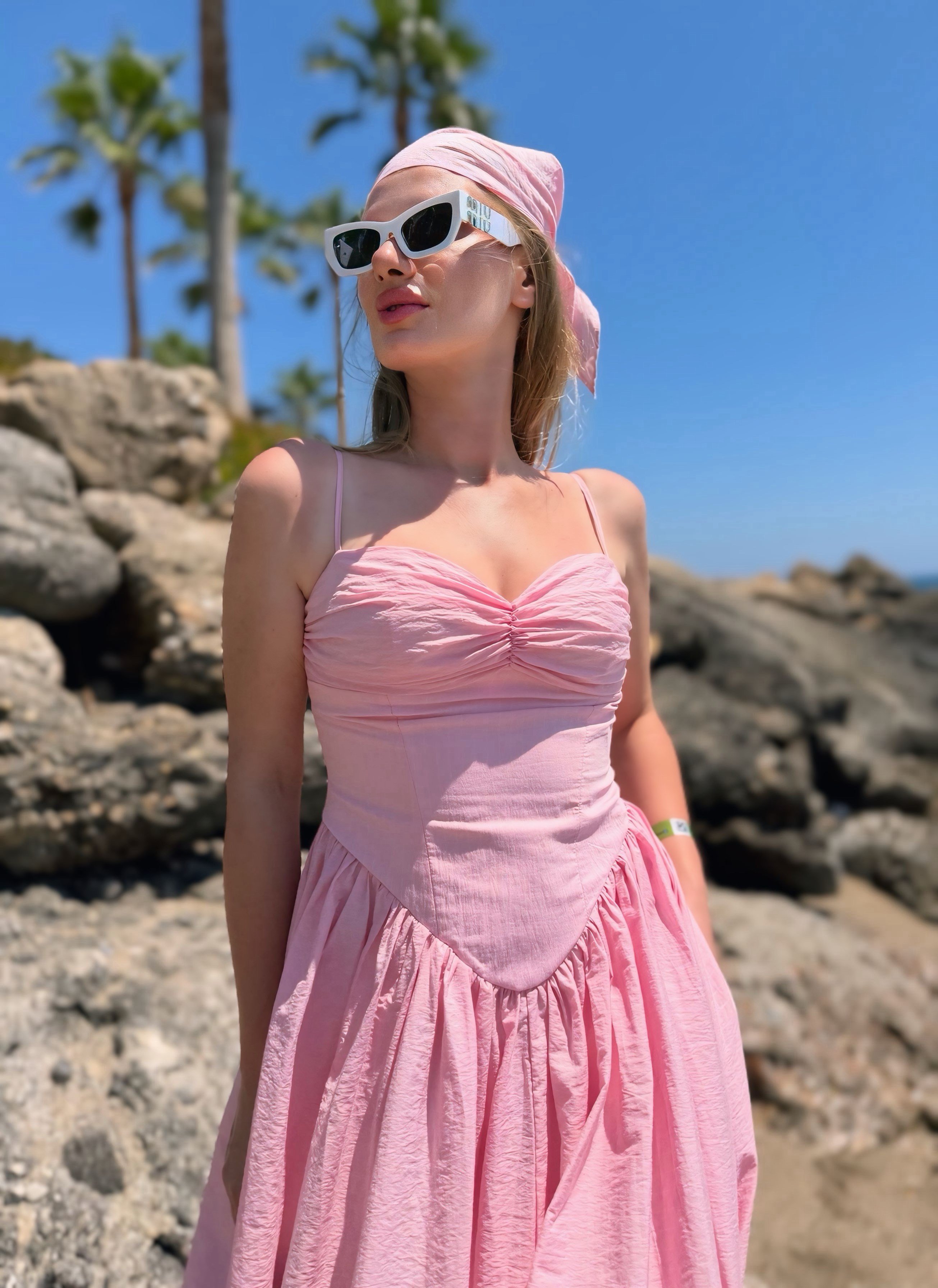 ELBİSEPembe Kalp Yaka Bandana Detaylı Çizgili Elbise