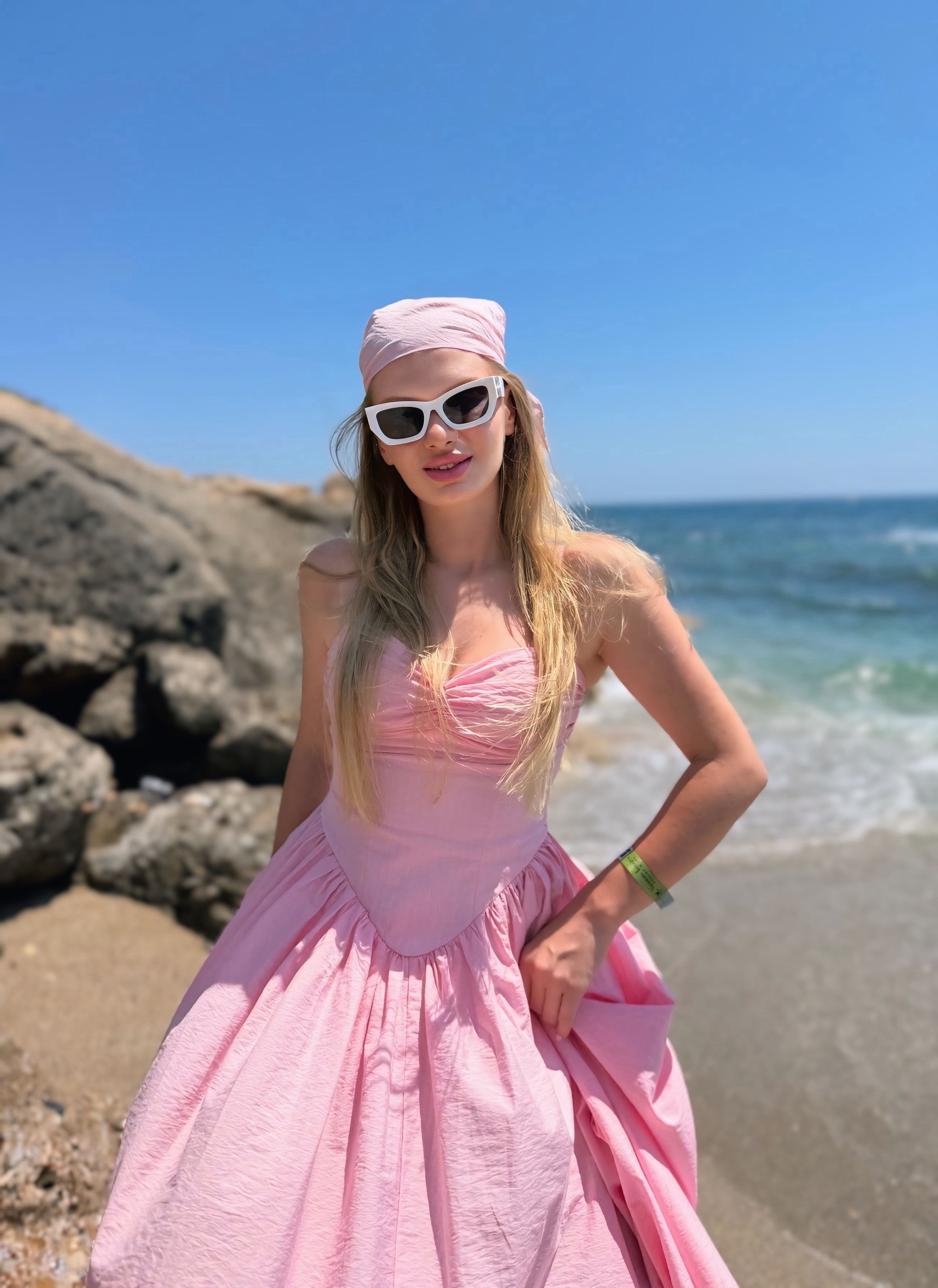 ELBİSEPembe Kalp Yaka Bandana Detaylı Çizgili Elbise