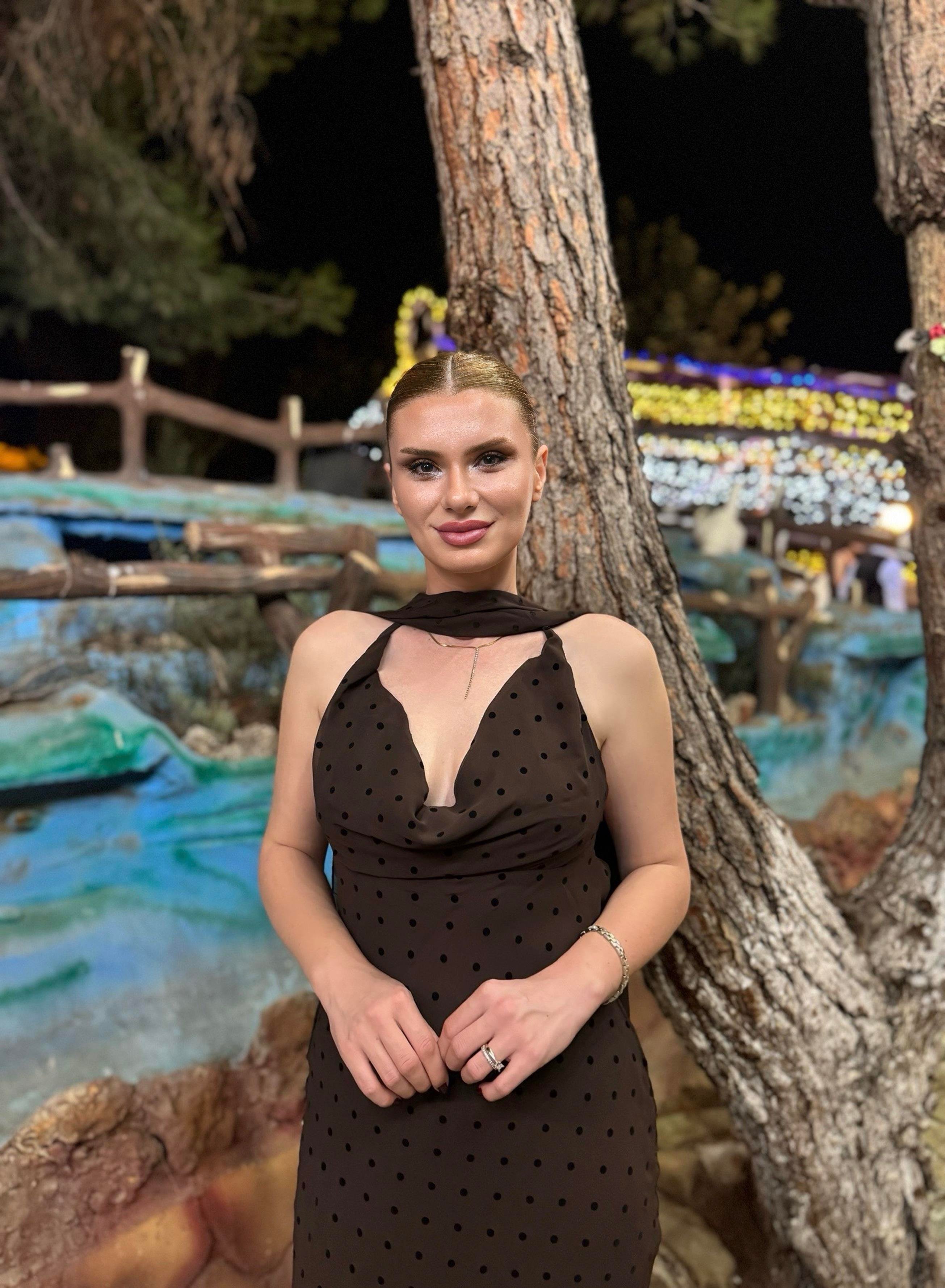 ELBİSEŞal Detaylı Kahverengi Puantiyeli Midi Elbise