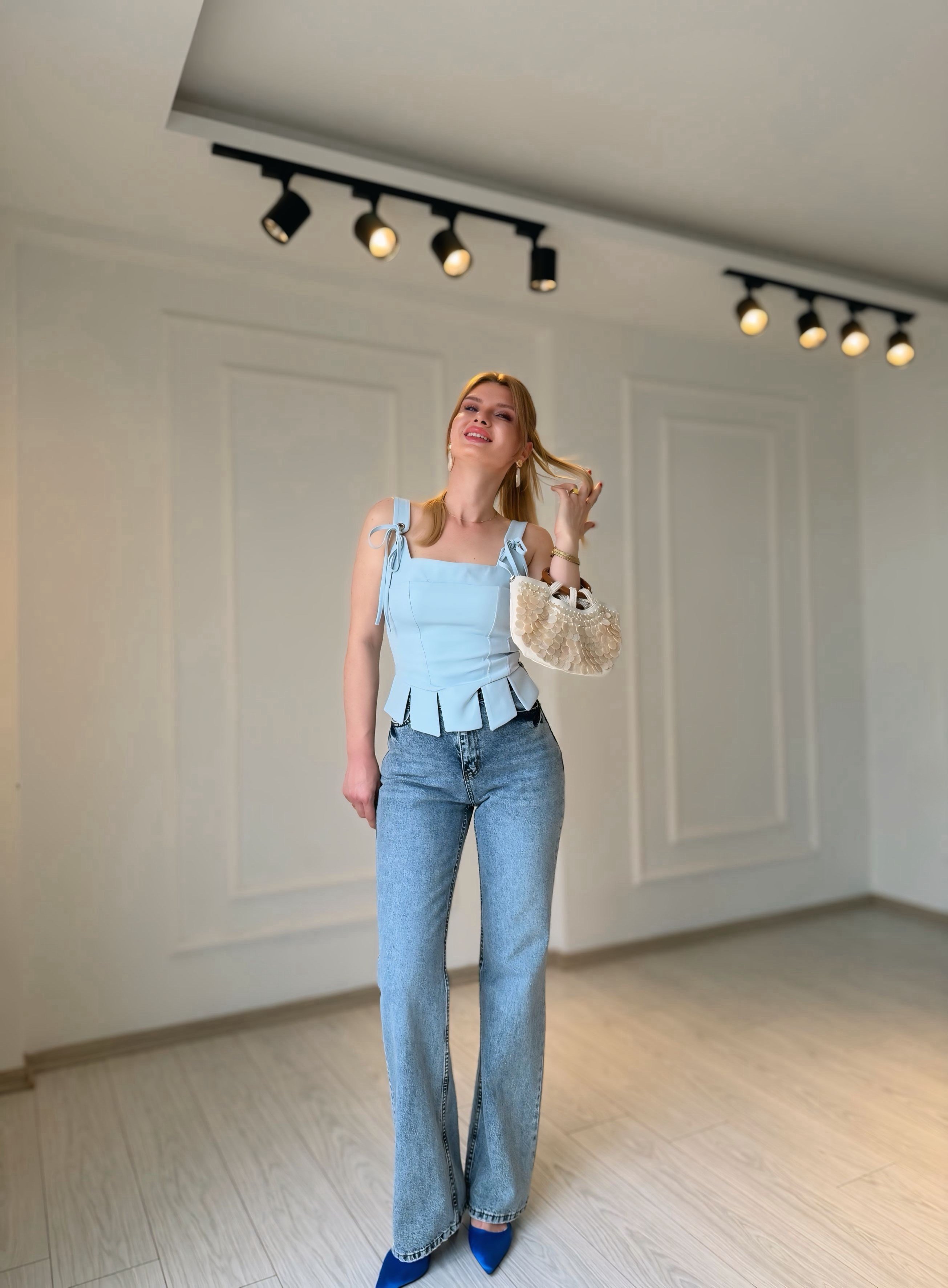 Jean Yüksek Bel Açık Mavi Yıkamalı Straight Jean