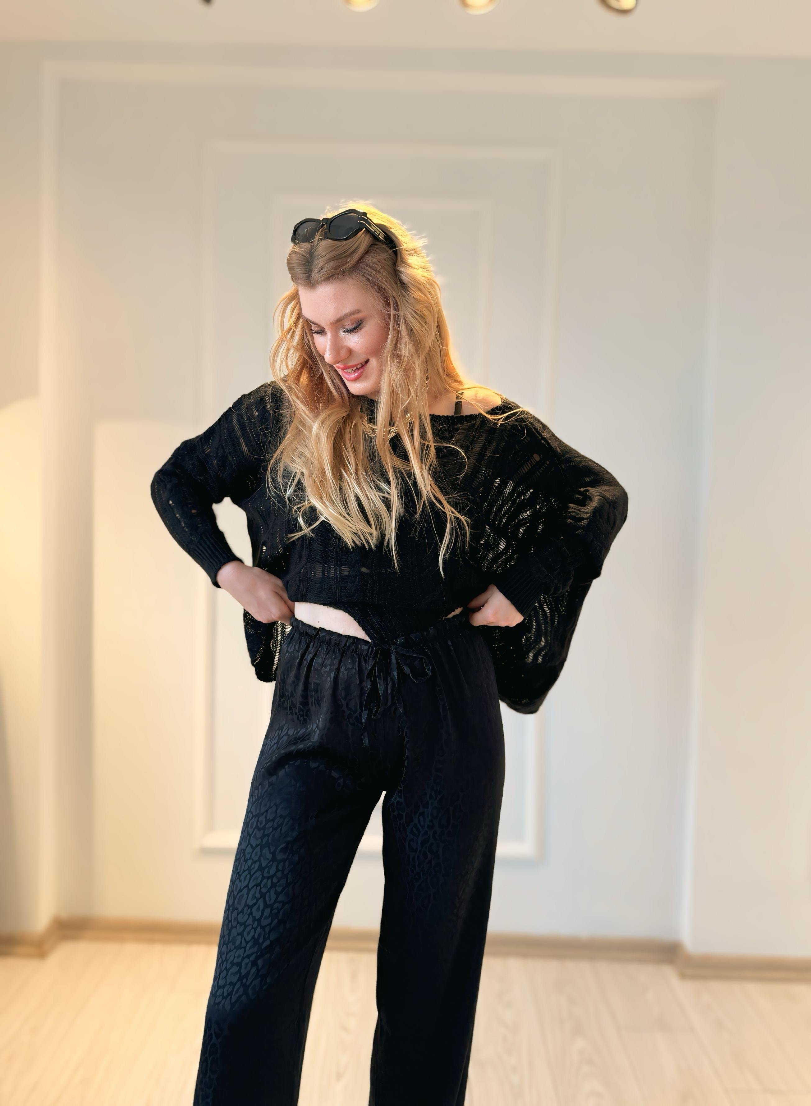 PantolonSiyah Leopar Desenli Jakarlı Saten Pantolon