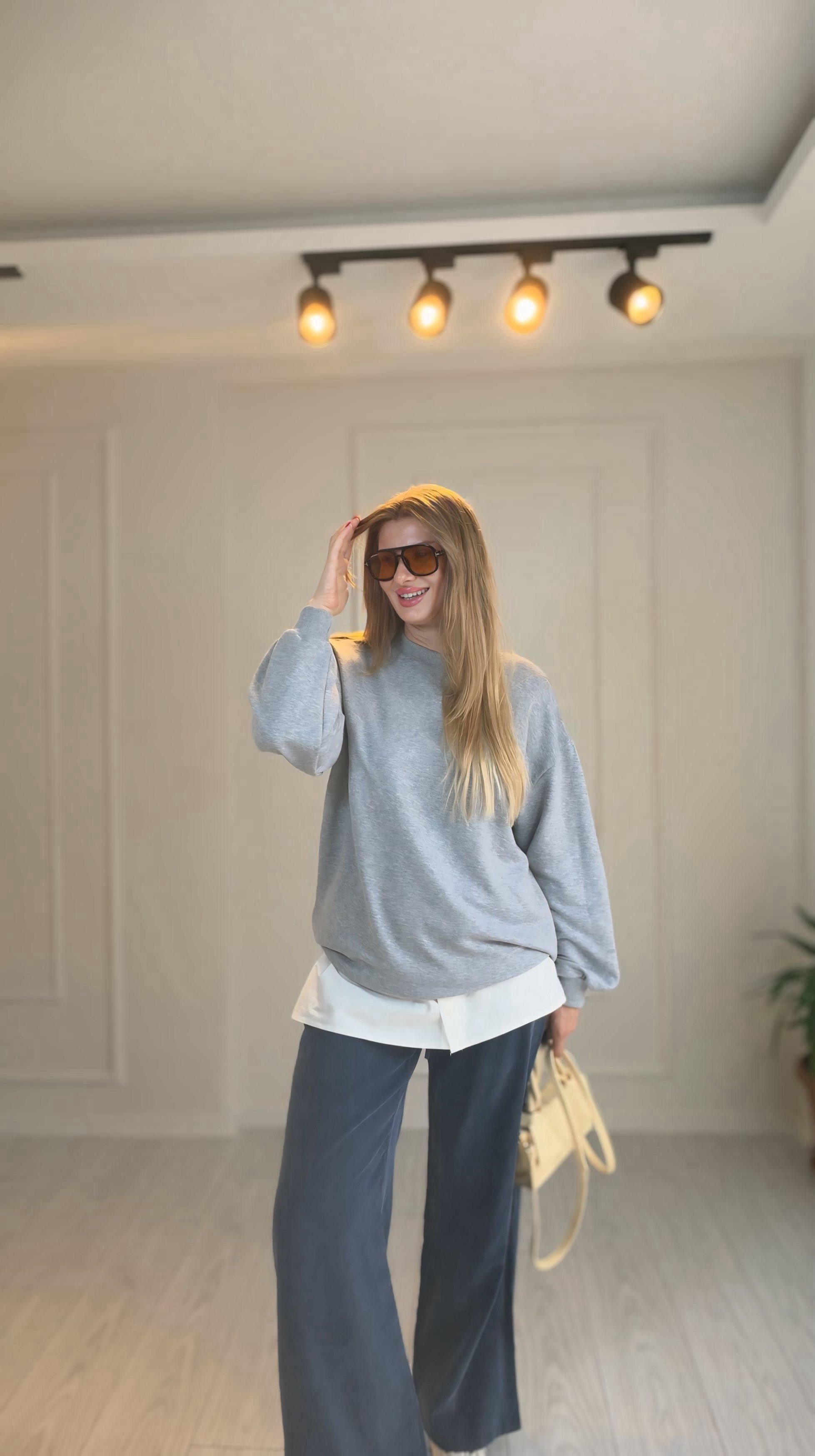 SweatshirtGri Çıkarılabilir Gömlek Detaylı Bisiklet Yaka Sweatshirt