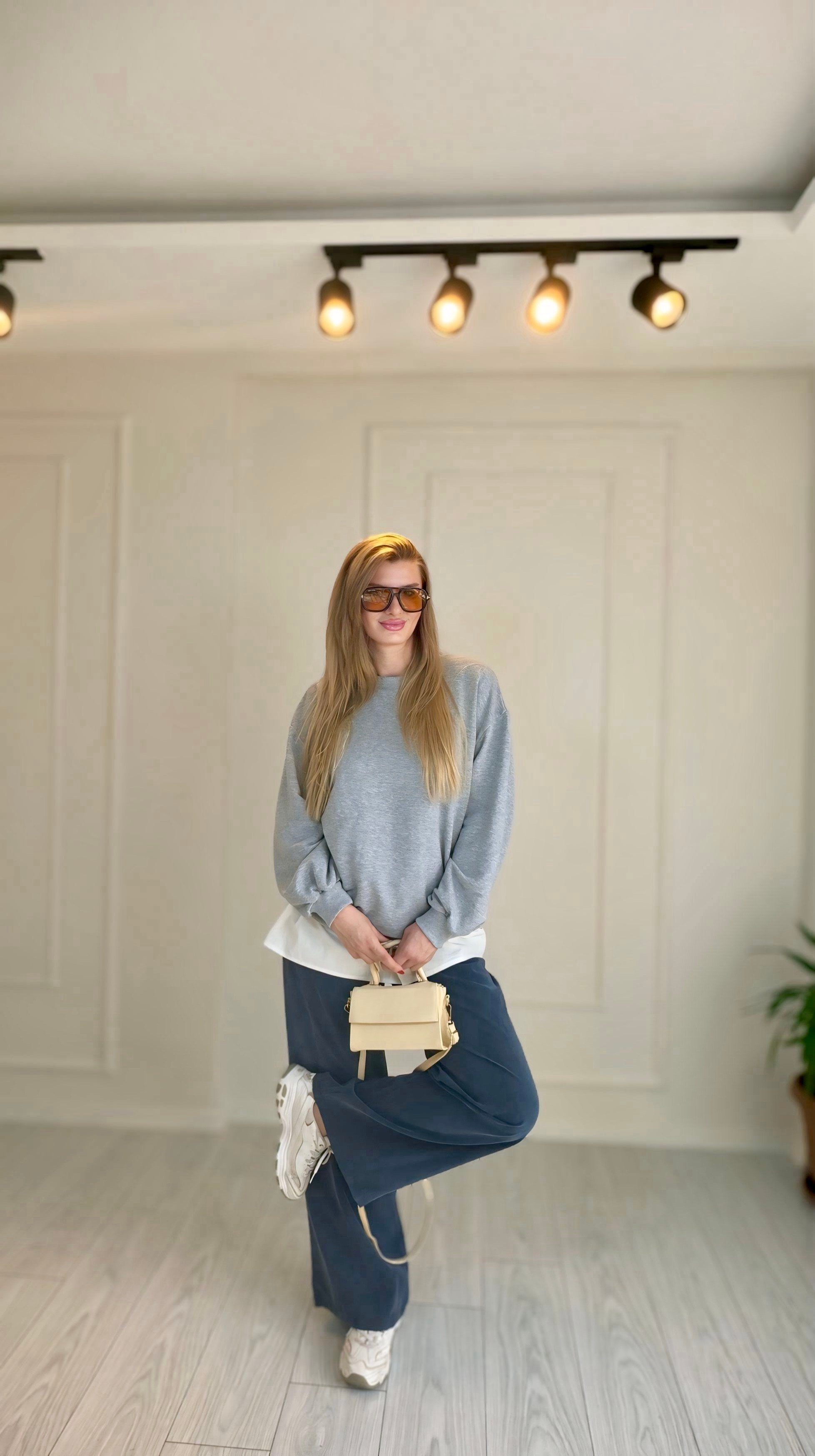 SweatshirtGri Çıkarılabilir Gömlek Detaylı Bisiklet Yaka Sweatshirt