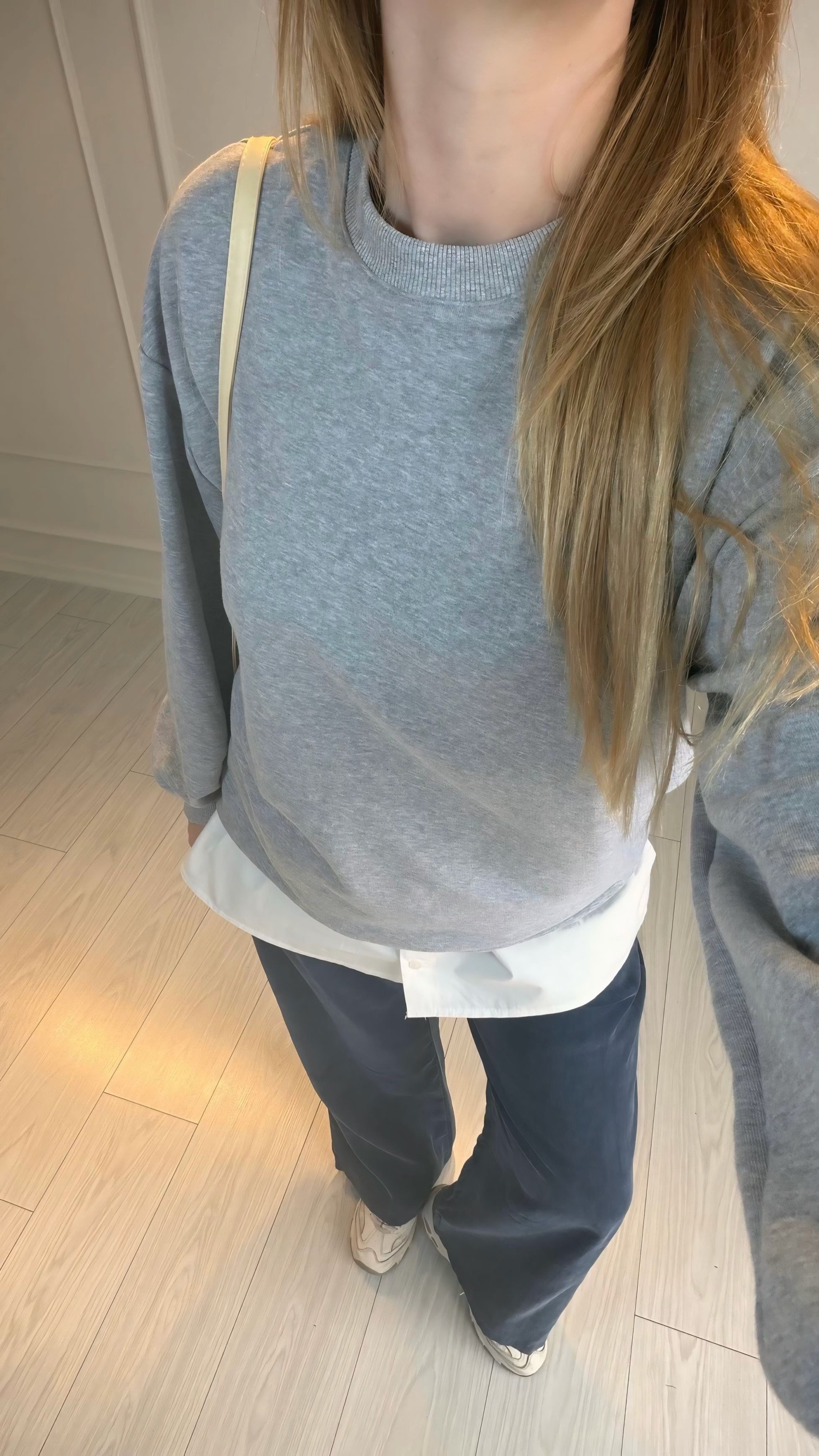 SweatshirtGri Çıkarılabilir Gömlek Detaylı Bisiklet Yaka Sweatshirt