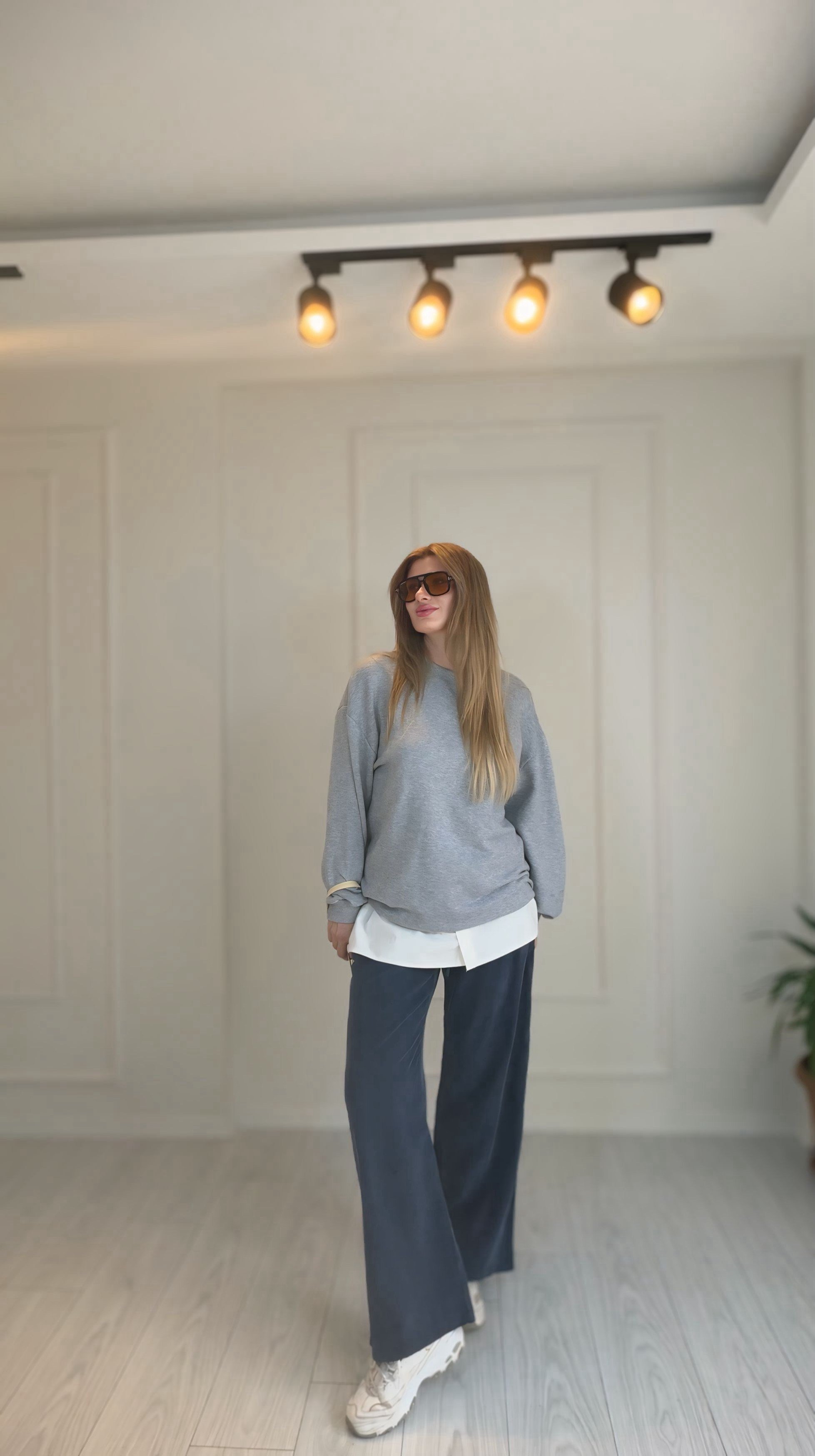 SweatshirtGri Çıkarılabilir Gömlek Detaylı Bisiklet Yaka Sweatshirt