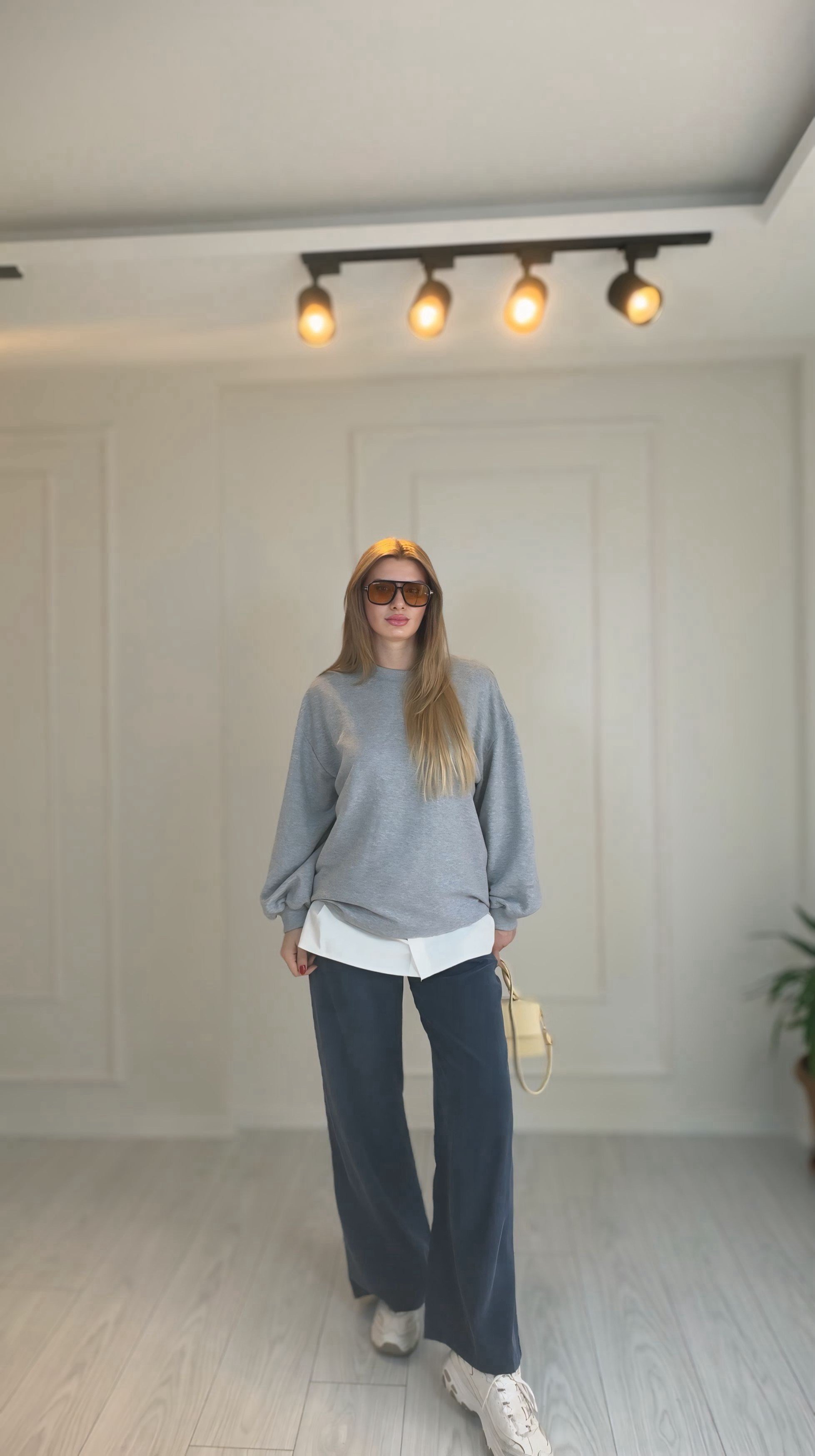 SweatshirtGri Çıkarılabilir Gömlek Detaylı Bisiklet Yaka Sweatshirt