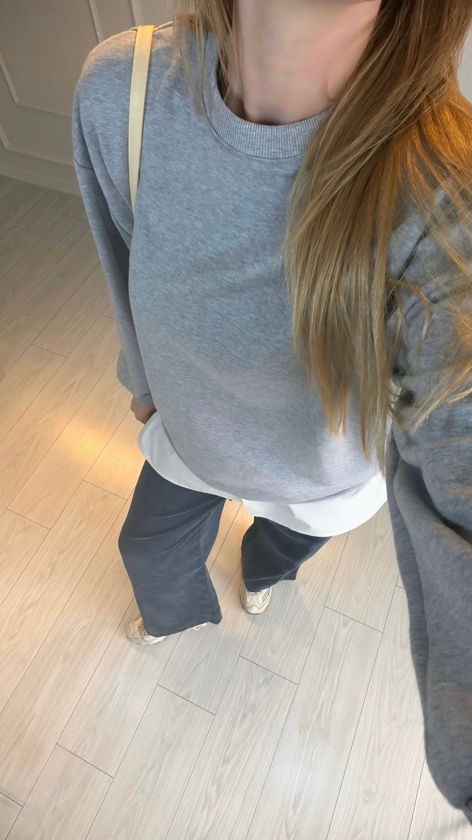 SweatshirtGri Çıkarılabilir Gömlek Detaylı Bisiklet Yaka Sweatshirt