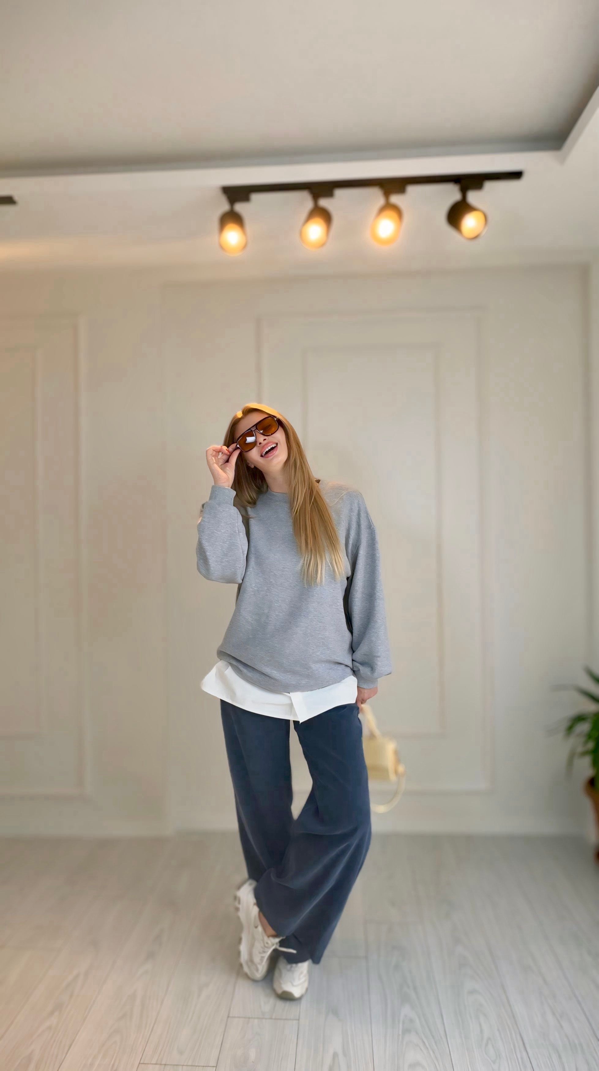 SweatshirtGri Çıkarılabilir Gömlek Detaylı Bisiklet Yaka Sweatshirt