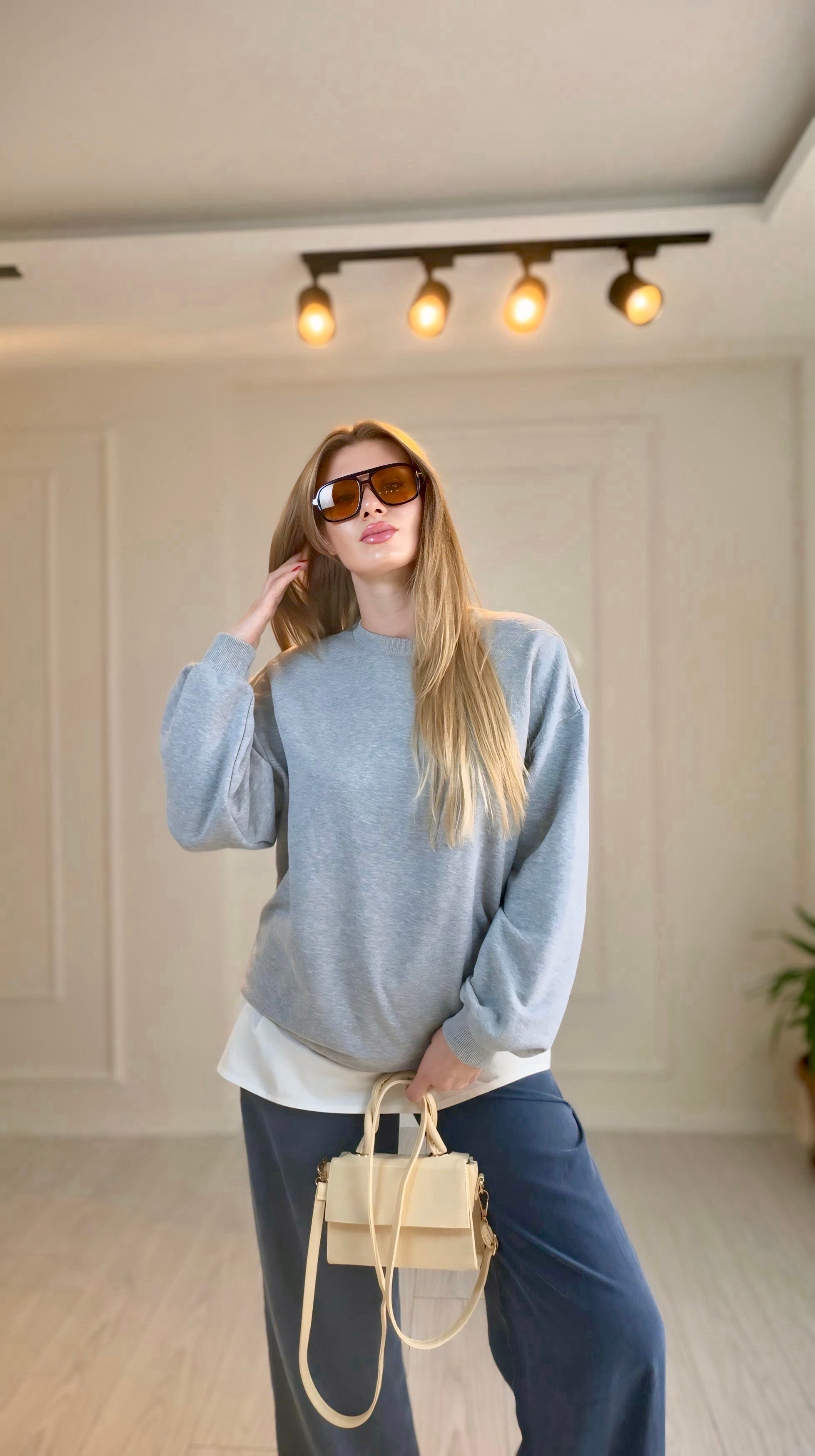 SweatshirtGri Çıkarılabilir Gömlek Detaylı Bisiklet Yaka Sweatshirt
